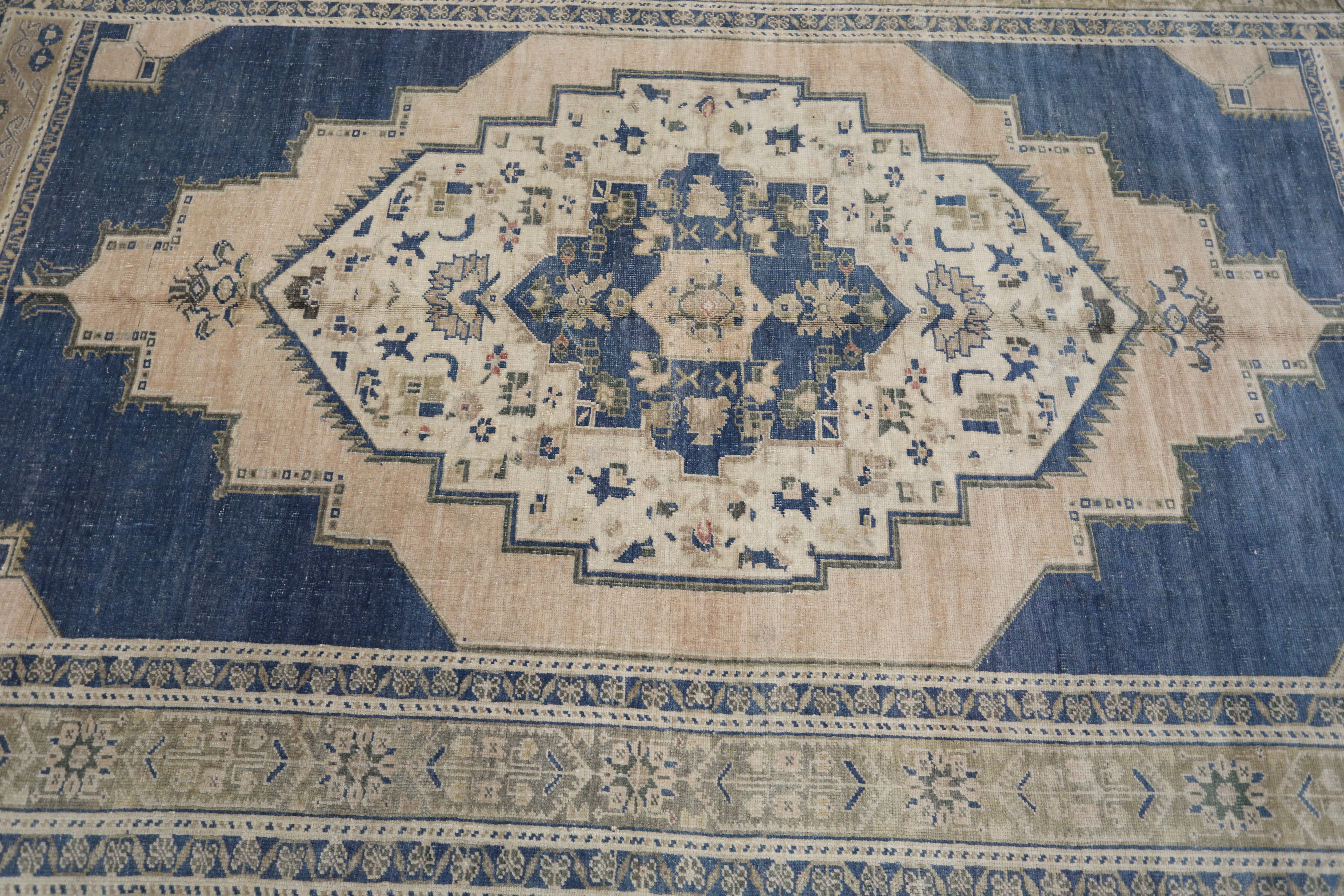 Thumbnail 2 for Antique Turkey Traditional Rug 93110