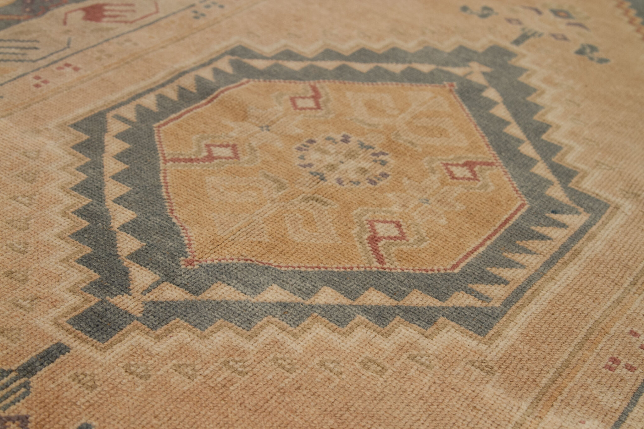 Thumbnail 7 for Antique Turkey Traditional Rug 92802