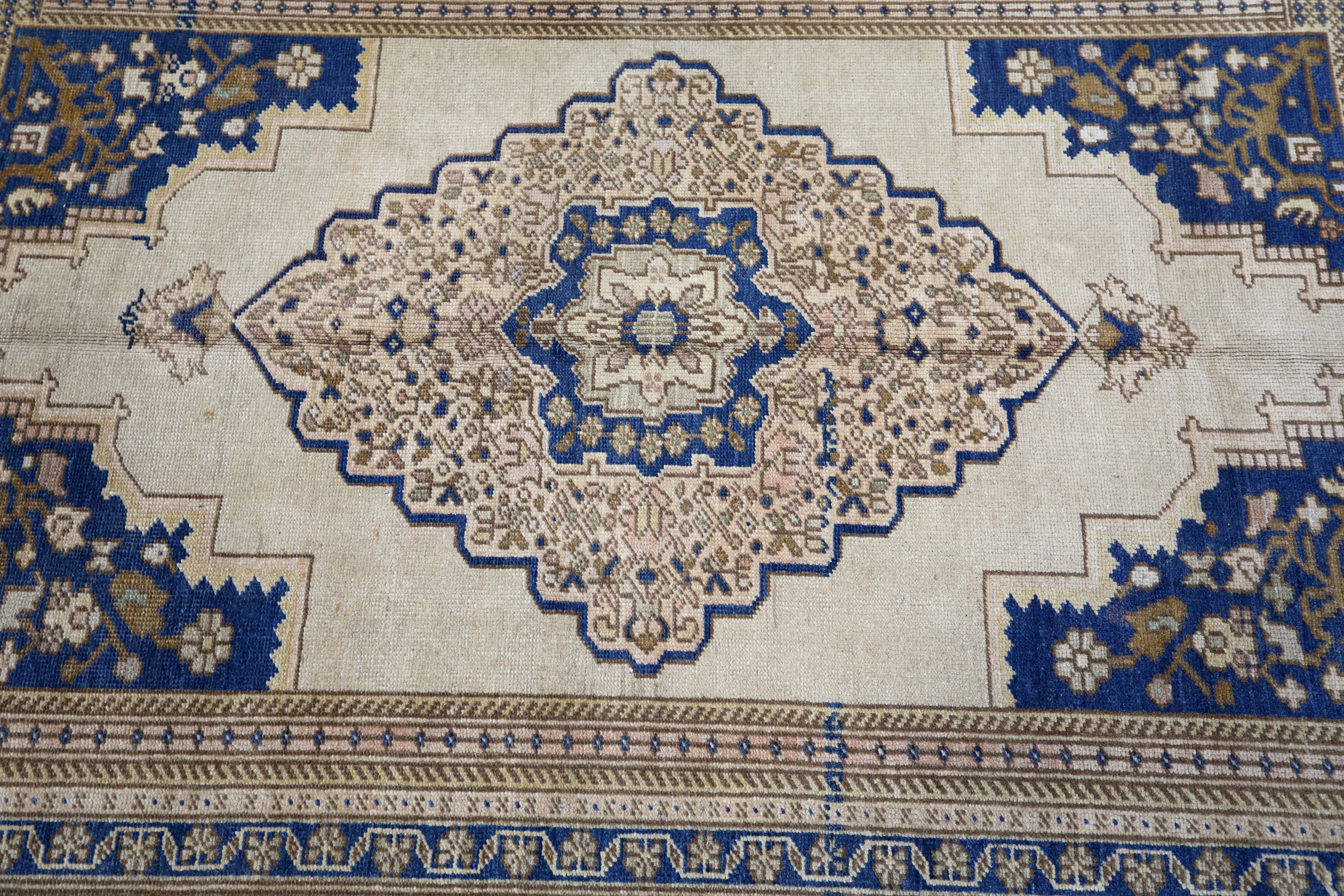 Thumbnail 2 for Antique Turkey Traditional Rug 93128