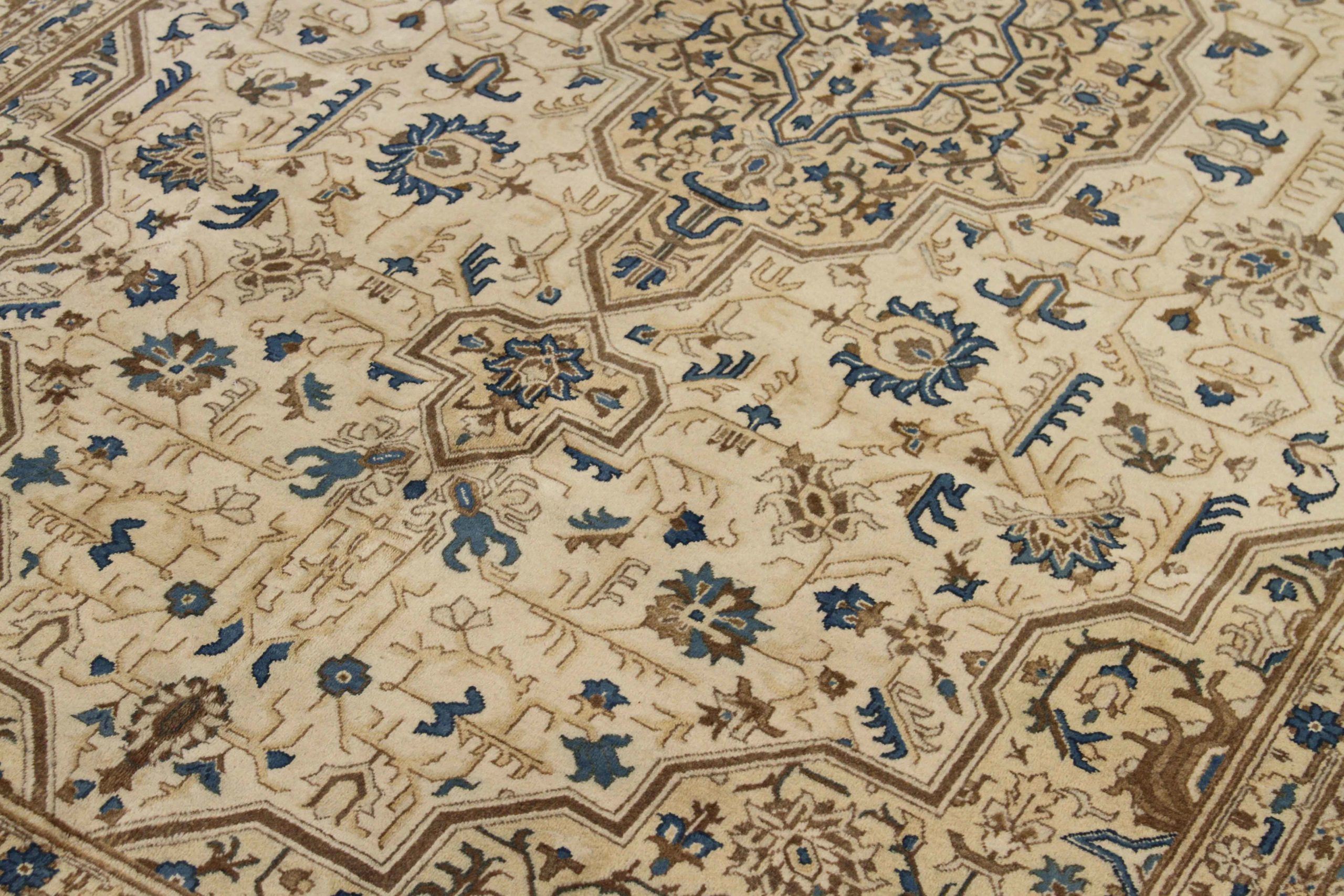 Thumbnail 11 for Antique Persian Kashan Traditional Rug 68006