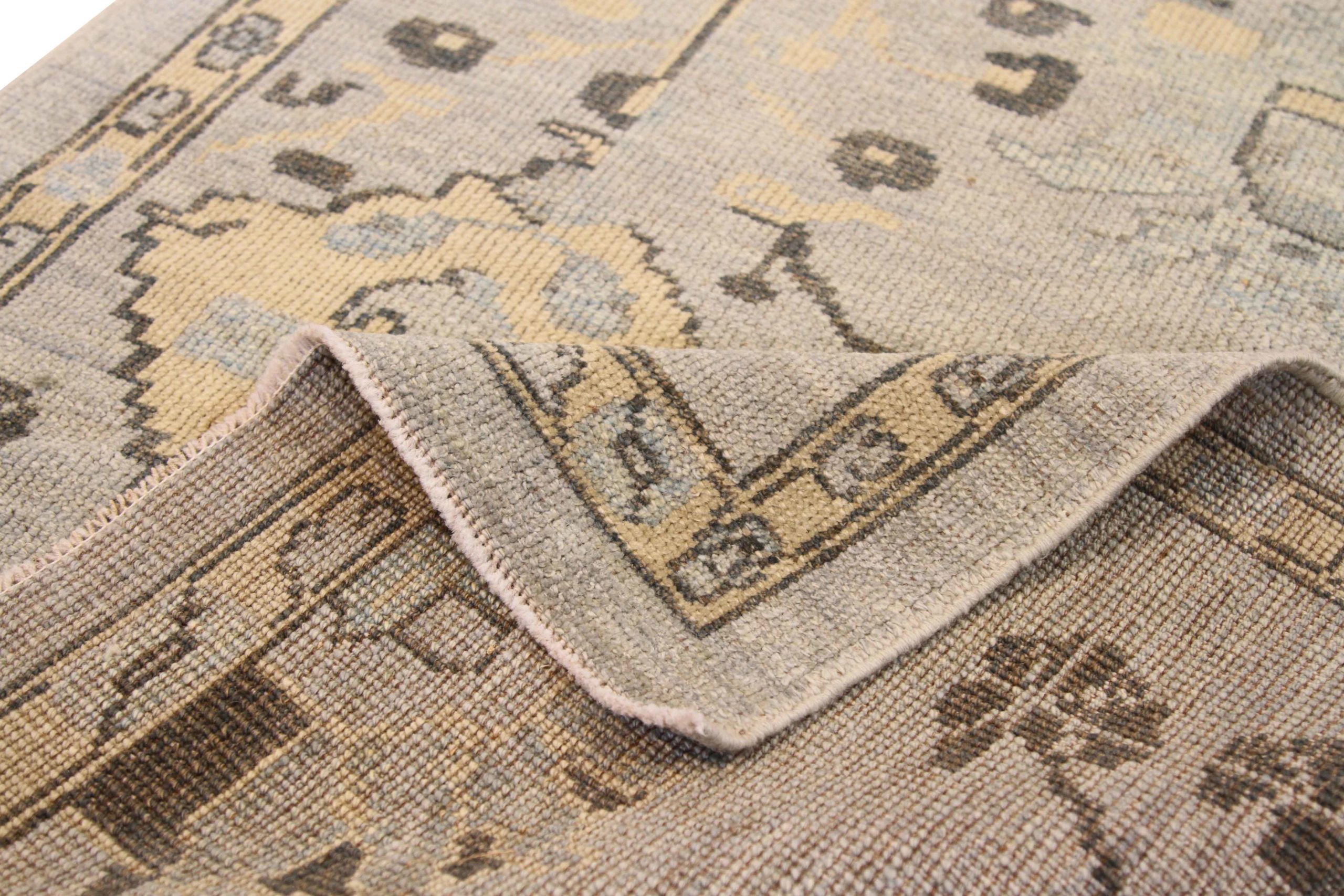 Thumbnail 4 for Persian Oushak Transitional Rug 68577