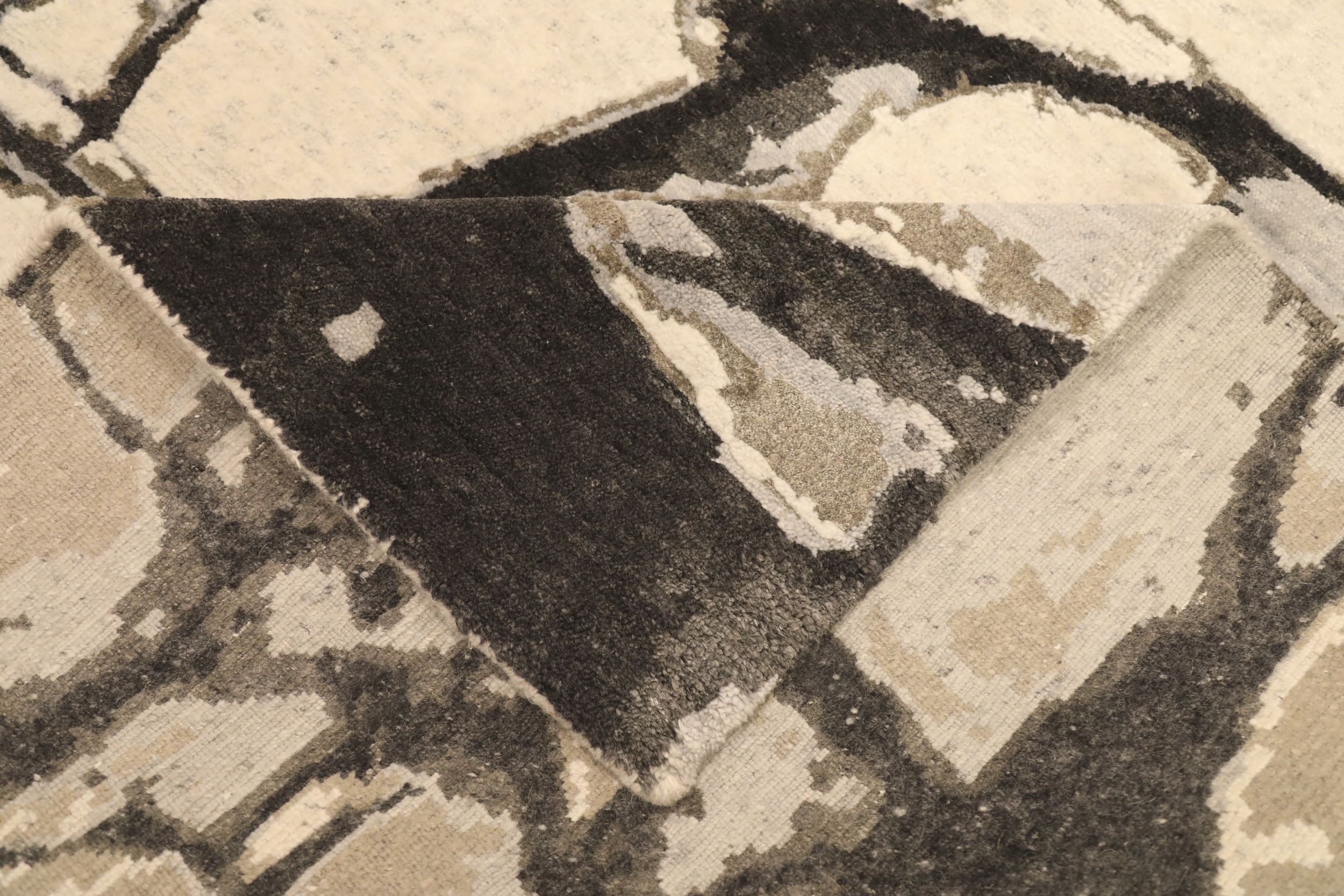 Thumbnail 3 for India Modern / Contemporary Rug 93757