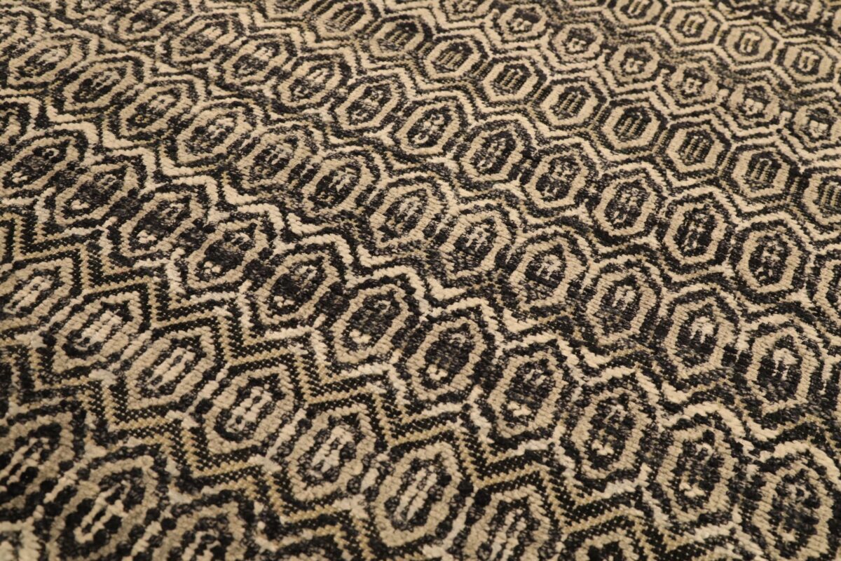 Thumbnail 15 for India Modern / Contemporary Rug 94047