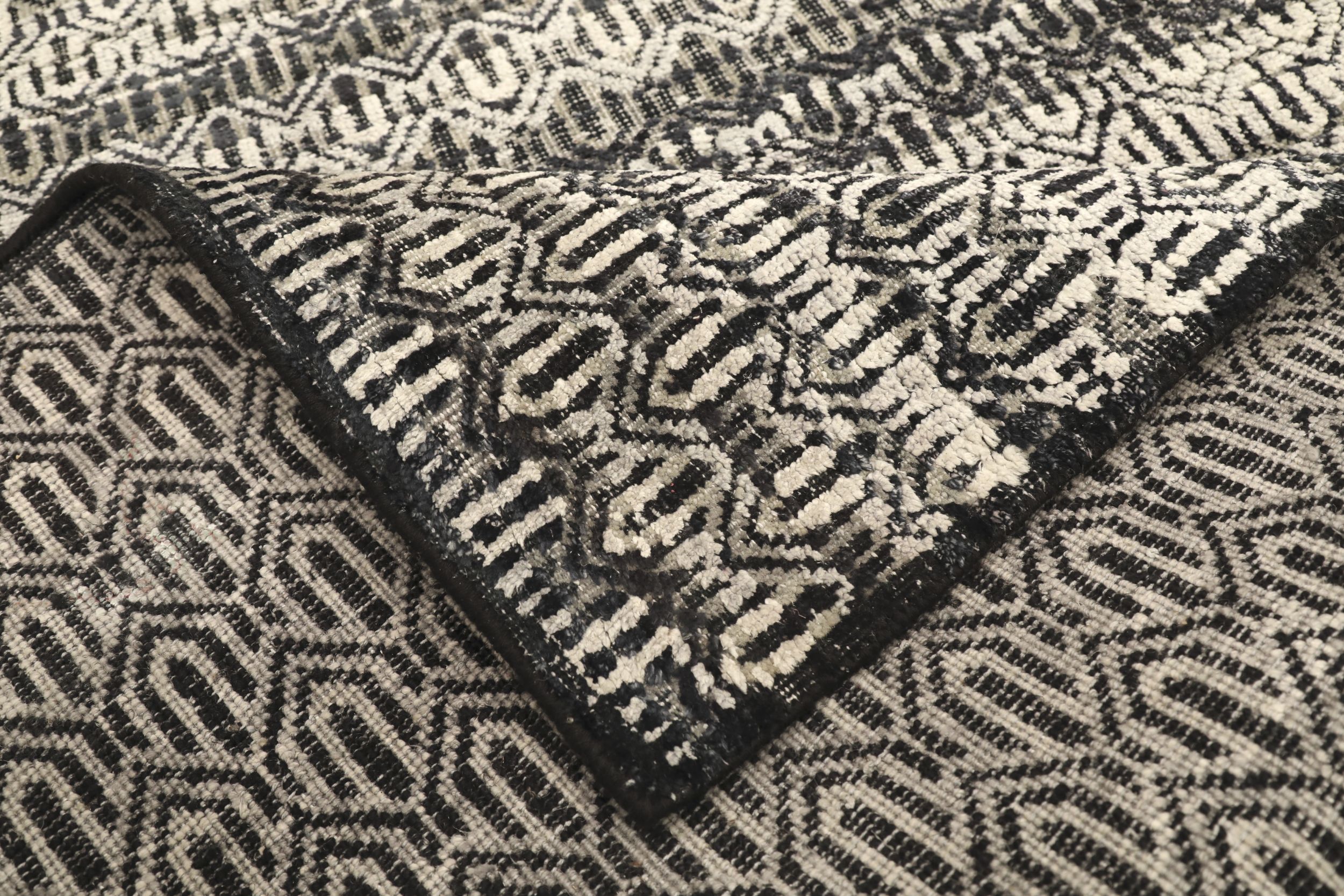 Thumbnail 6 for India Modern / Contemporary Rug 94188