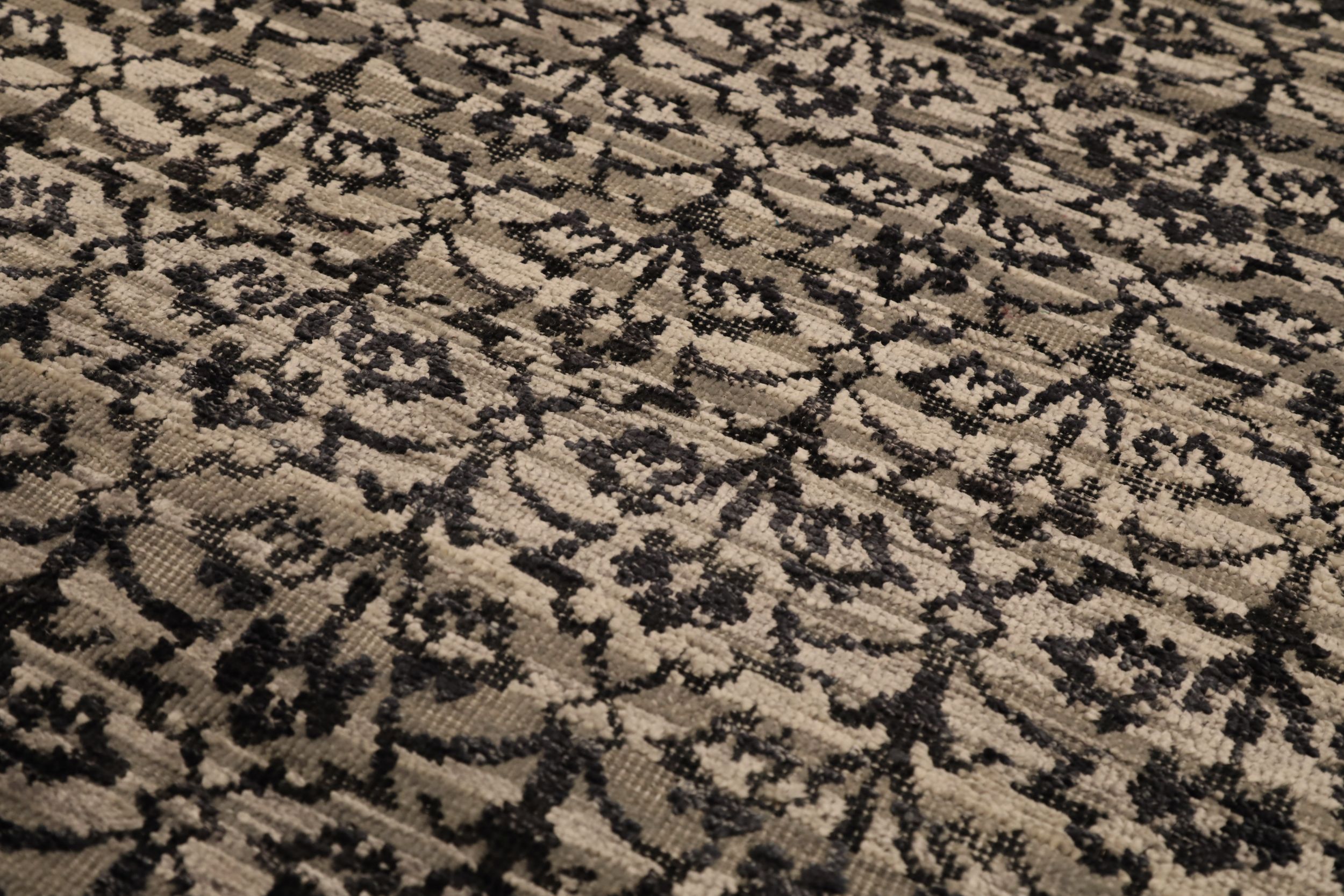 Thumbnail 8 for India Modern / Contemporary Rug 94276