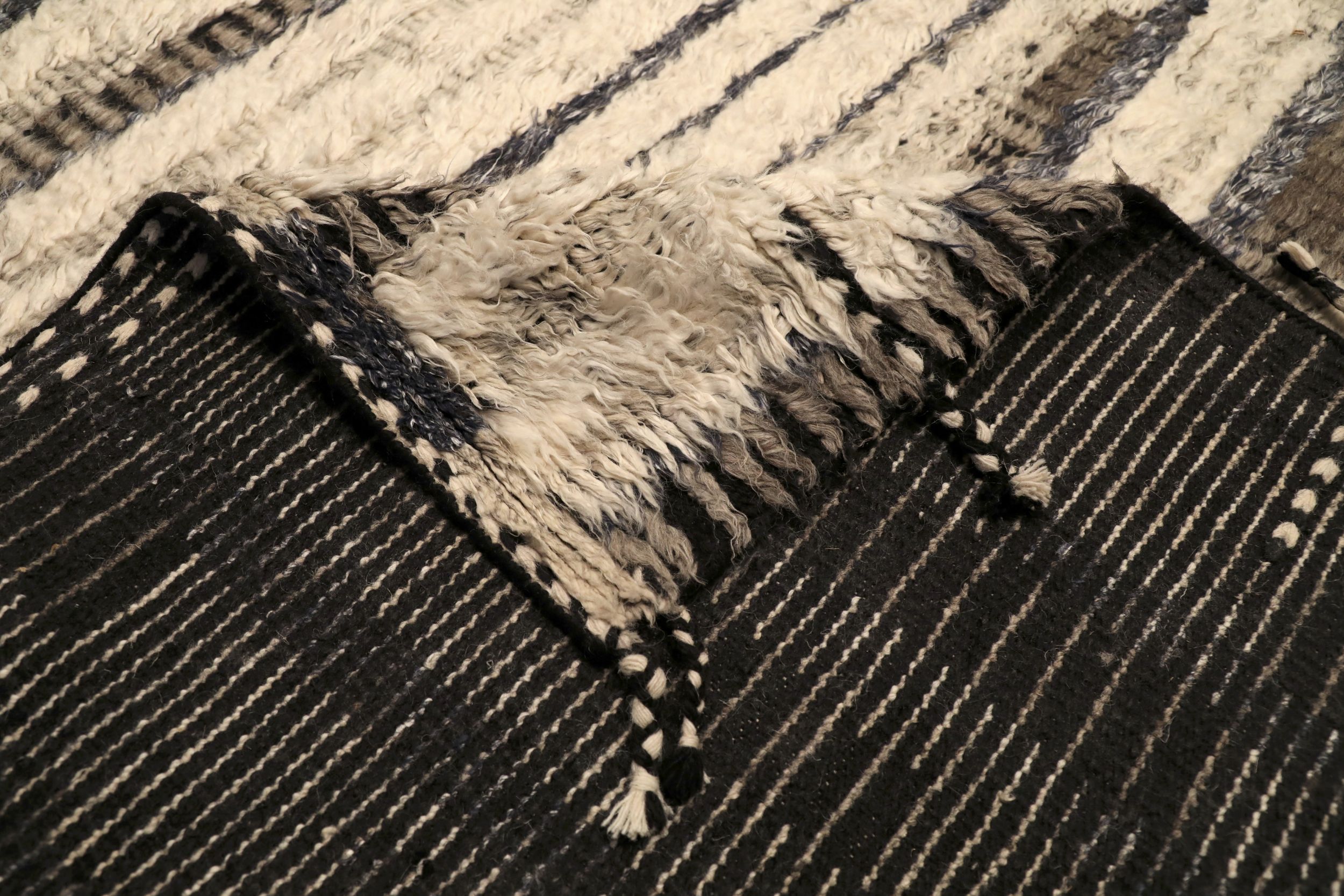 Thumbnail 6 for India Moroccan Modern / Contemporary Rug 94528