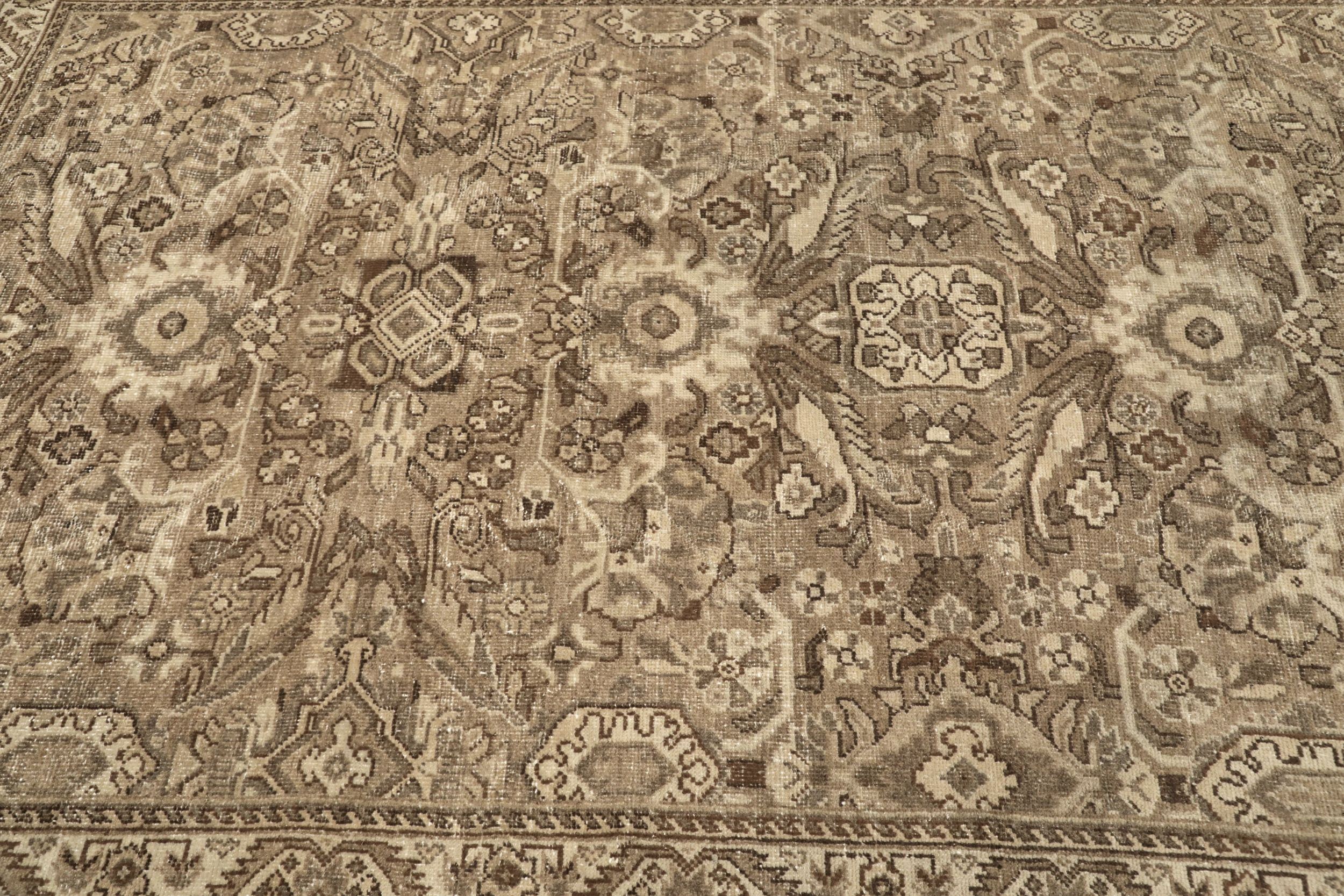 Thumbnail 5 for Antique Persian Mahal Traditional Rug 94558