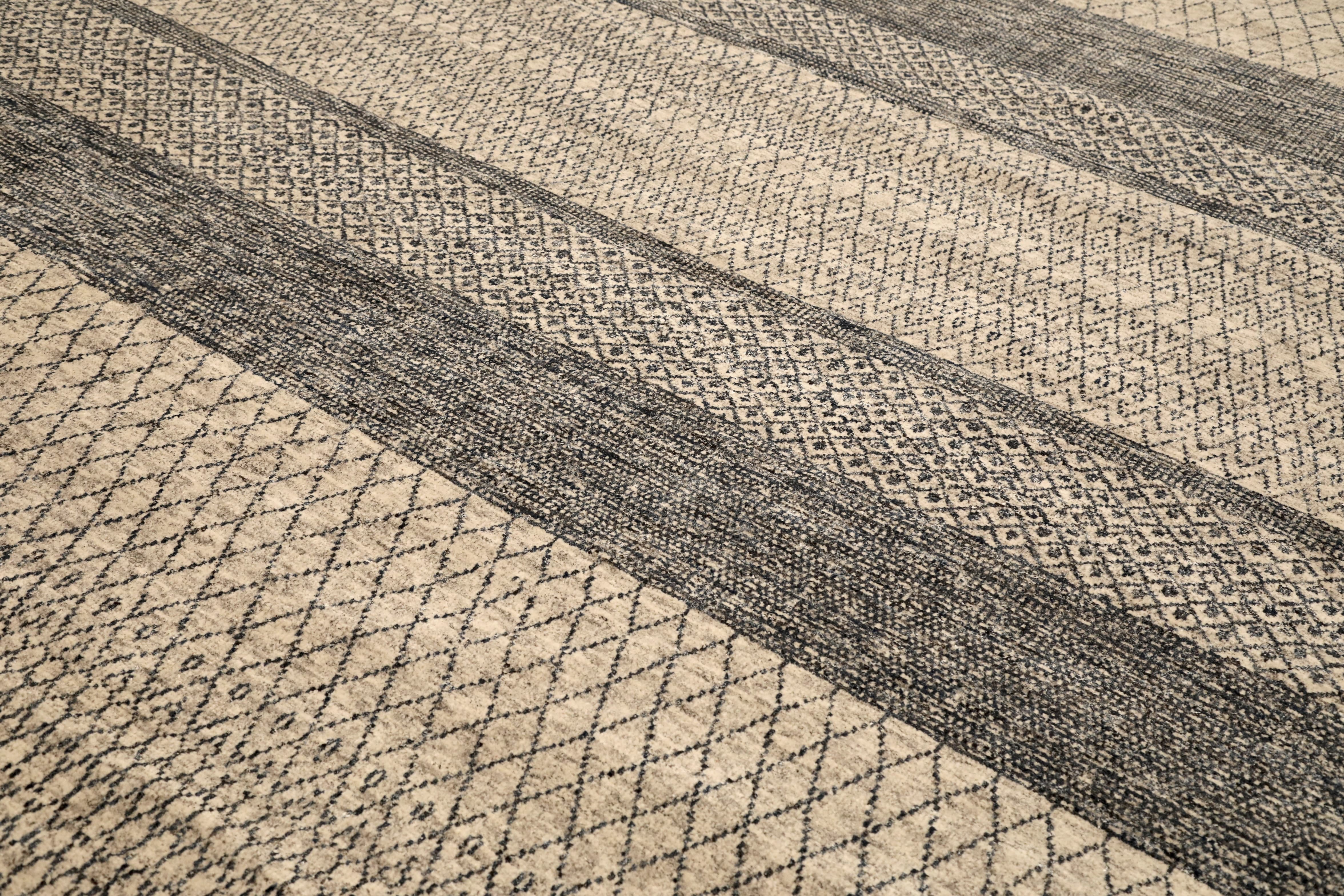 Thumbnail 2 for India Modern / Contemporary Rug 96539