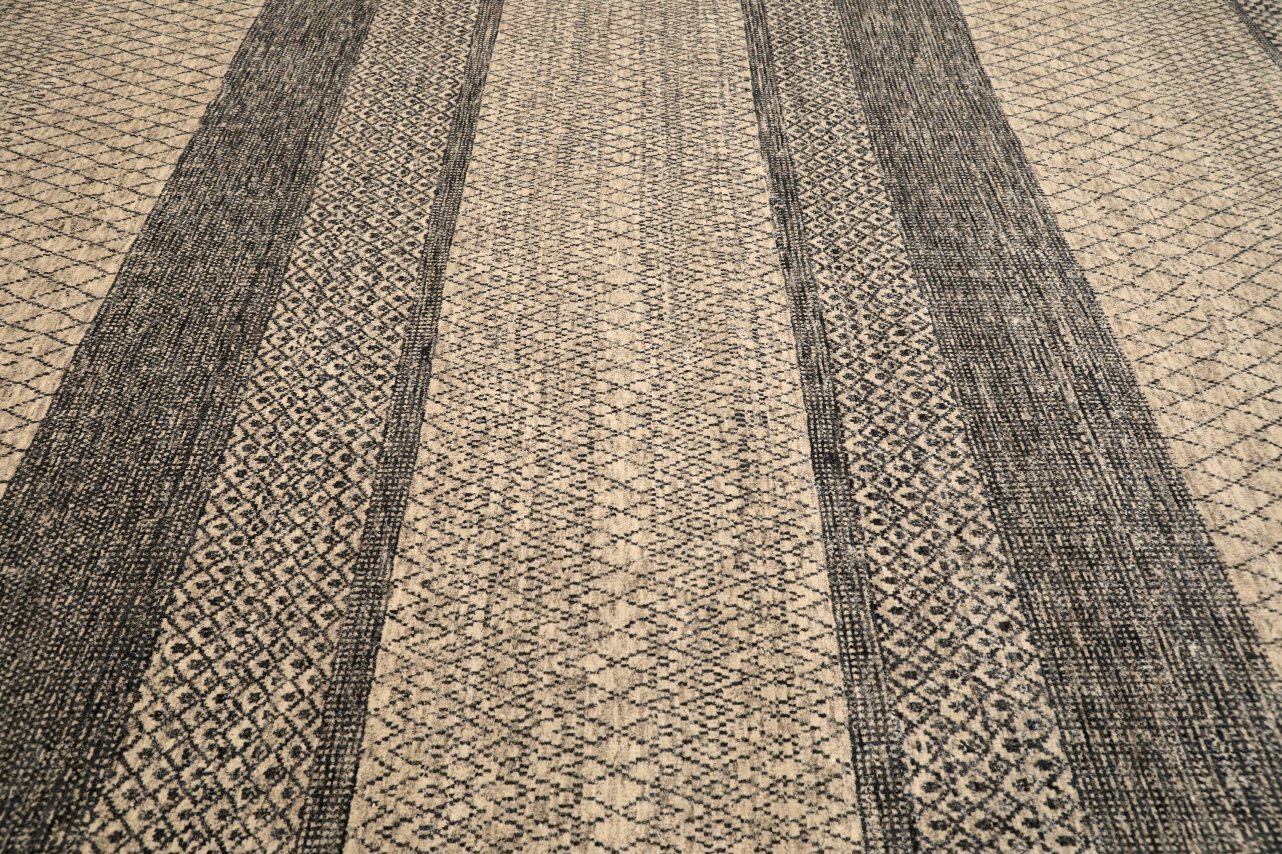 Thumbnail 7 for India Modern / Contemporary Rug 96539