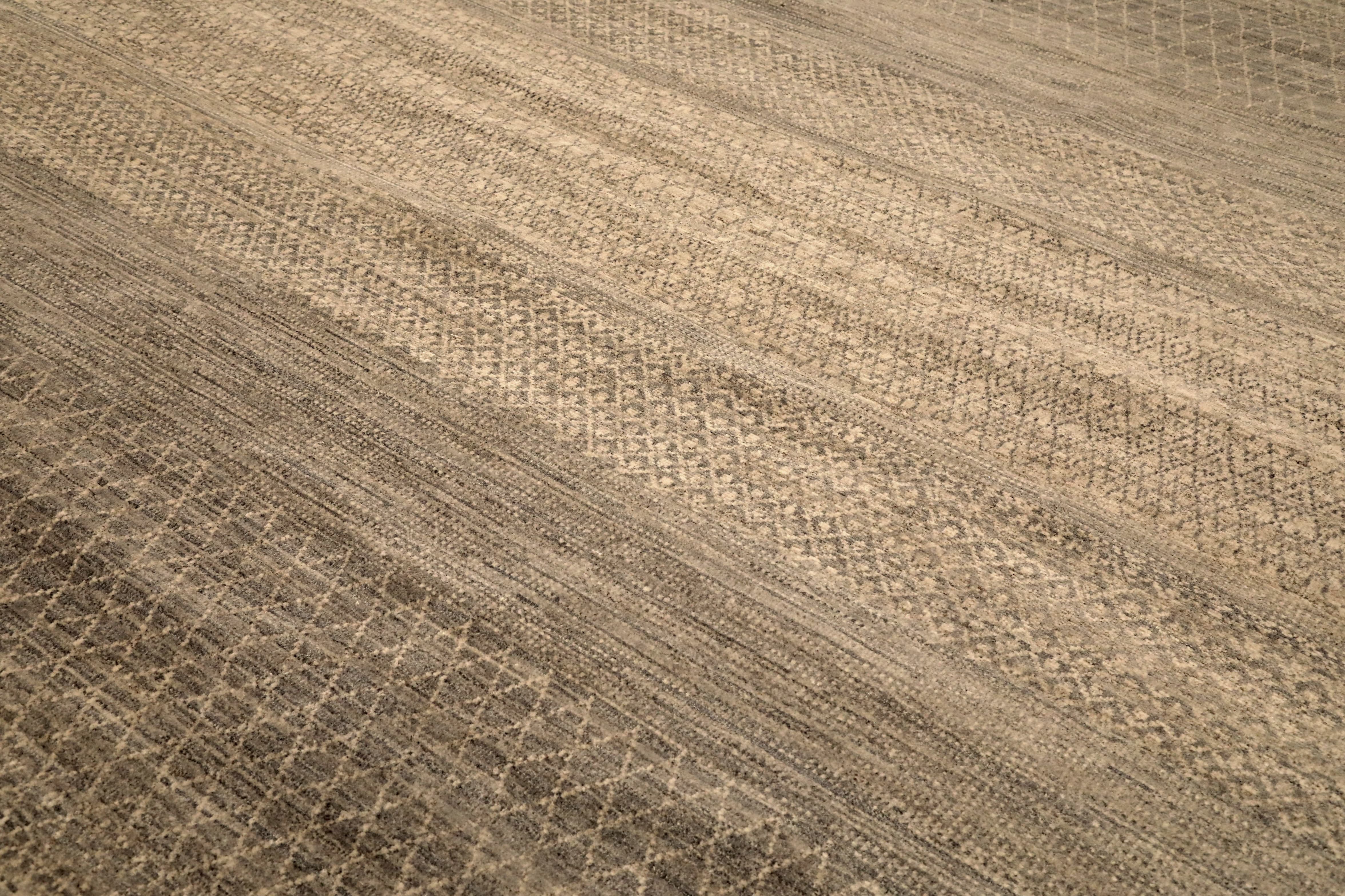 Thumbnail 3 for India Modern / Contemporary Rug 96540