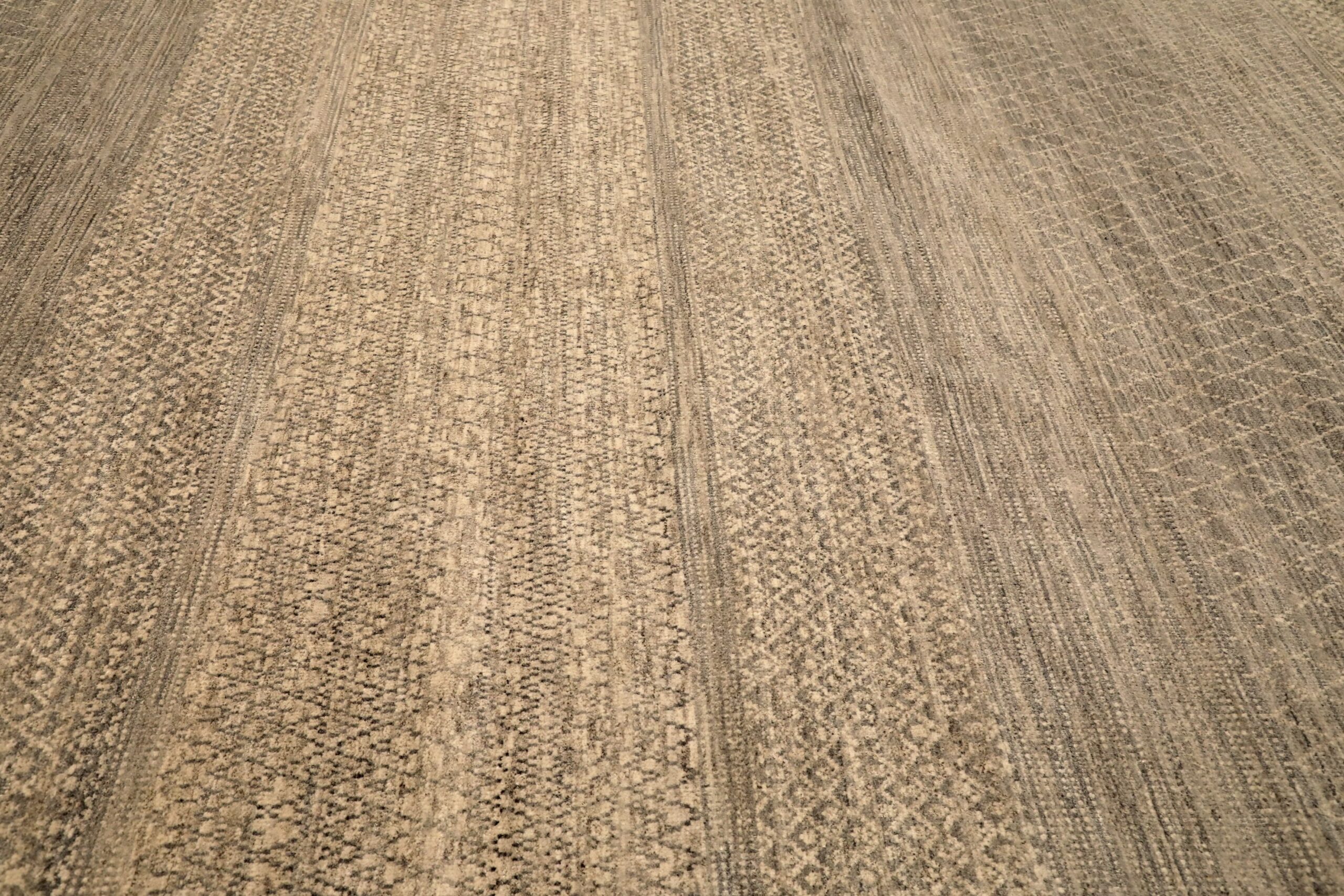 Thumbnail 7 for India Modern / Contemporary Rug 96540