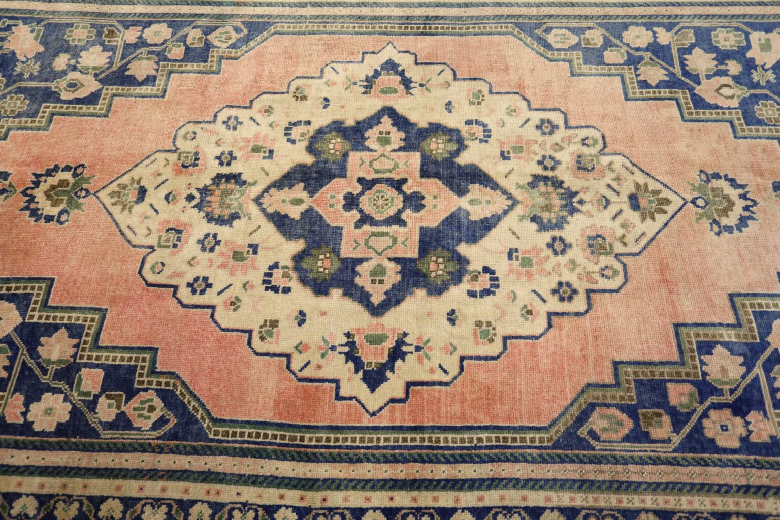 Thumbnail 8 for Antique Turkey Traditional Rug 93025