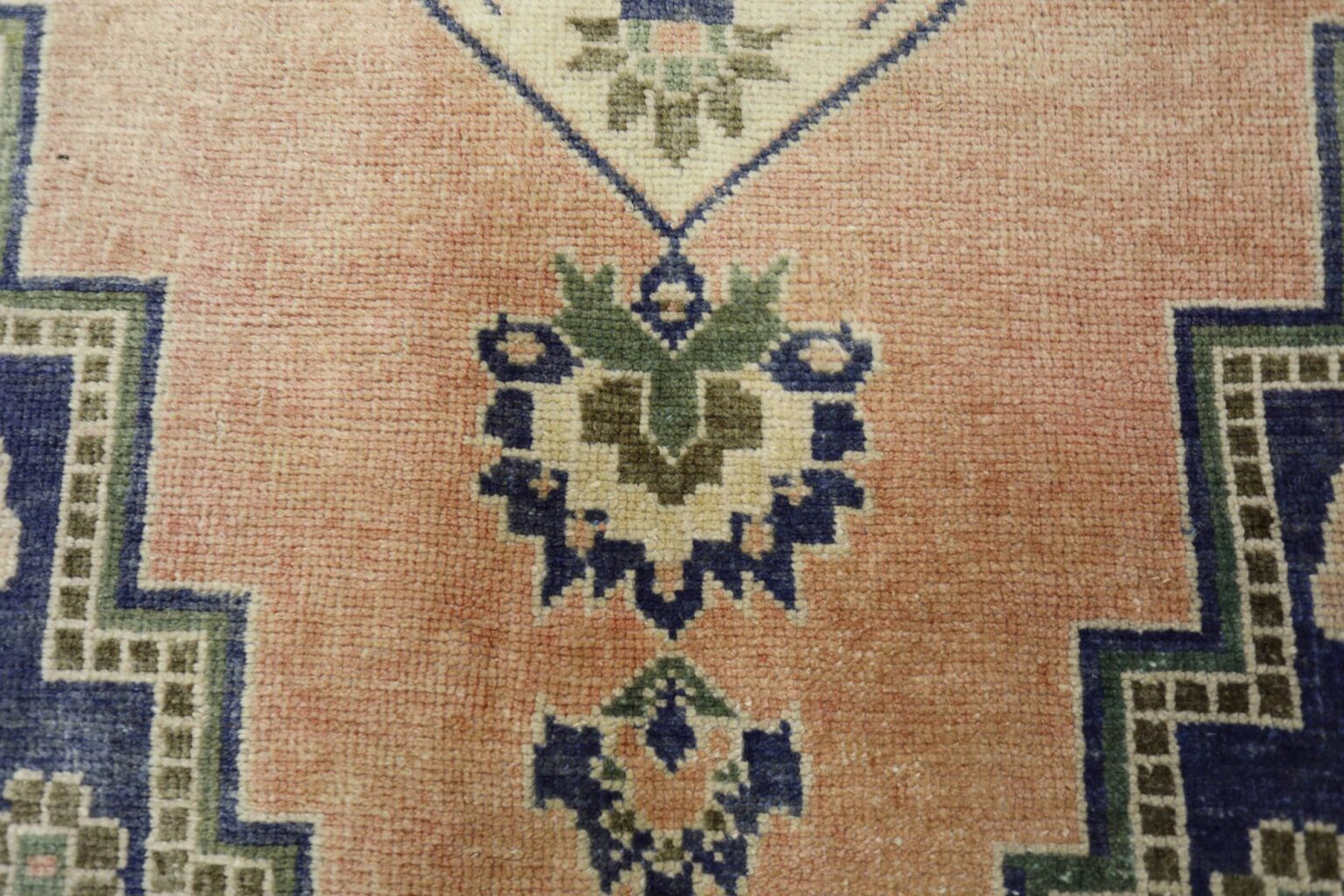 Thumbnail 12 for Antique Turkey Traditional Rug 93025
