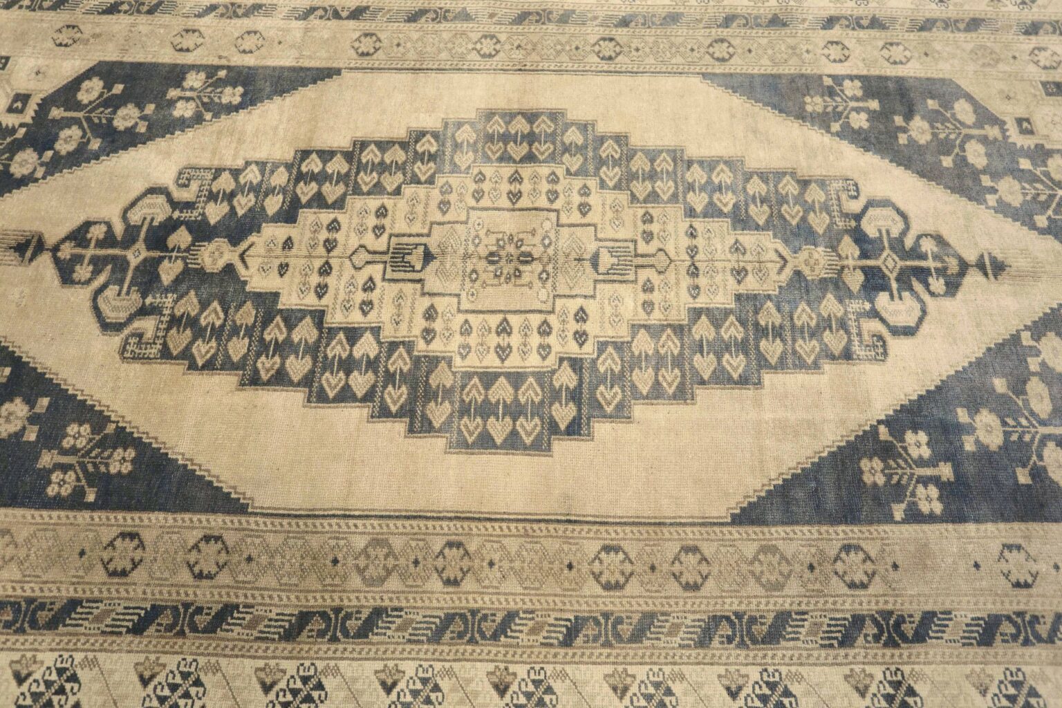 Thumbnail 7 for Antique Turkey Traditional Rug 93069