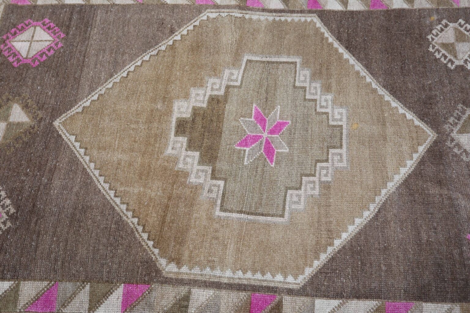 Thumbnail 10 for Antique Turkey Traditional Rug 93081