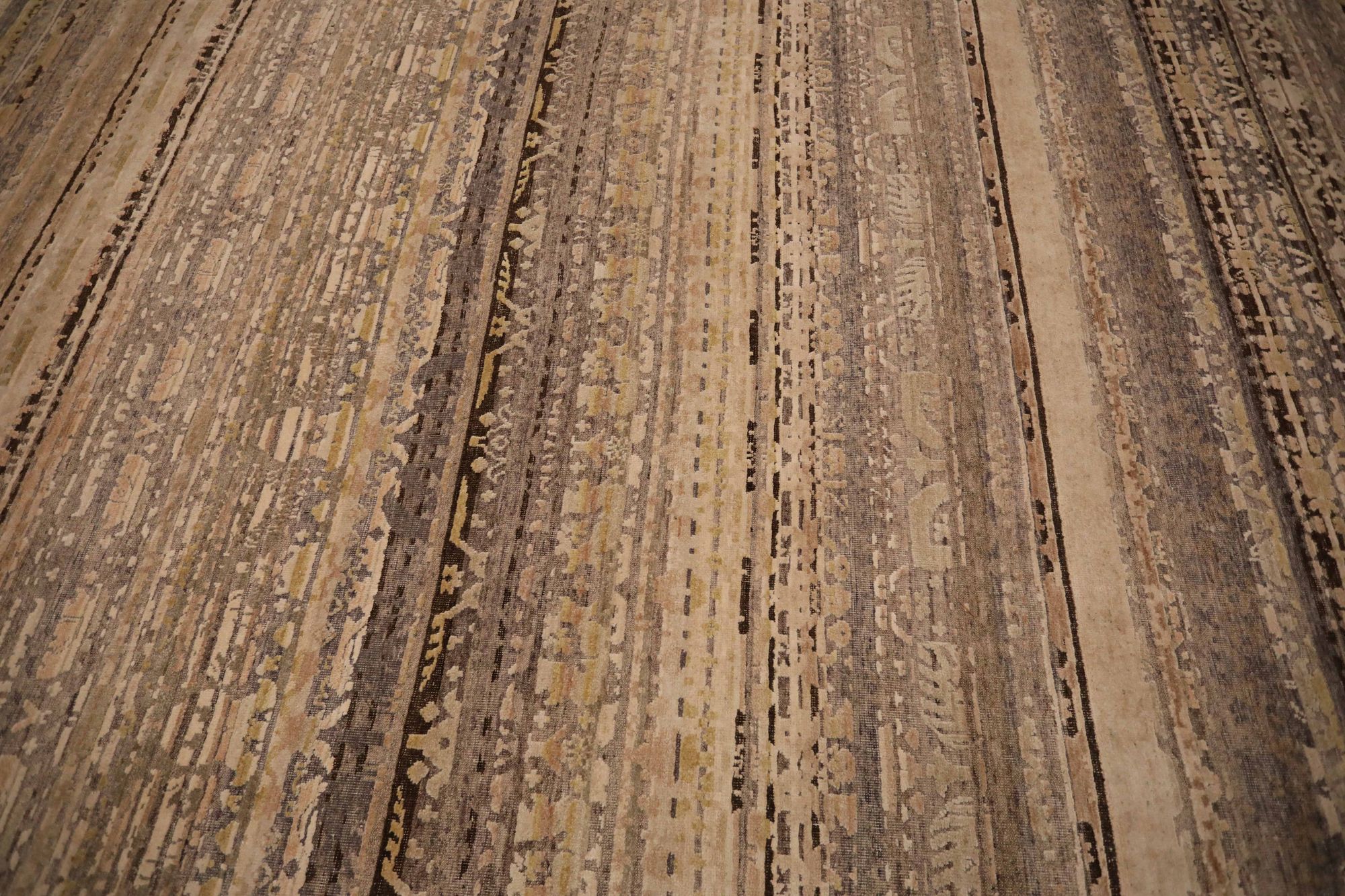 Thumbnail 2 for India Modern / Contemporary Rug 93409