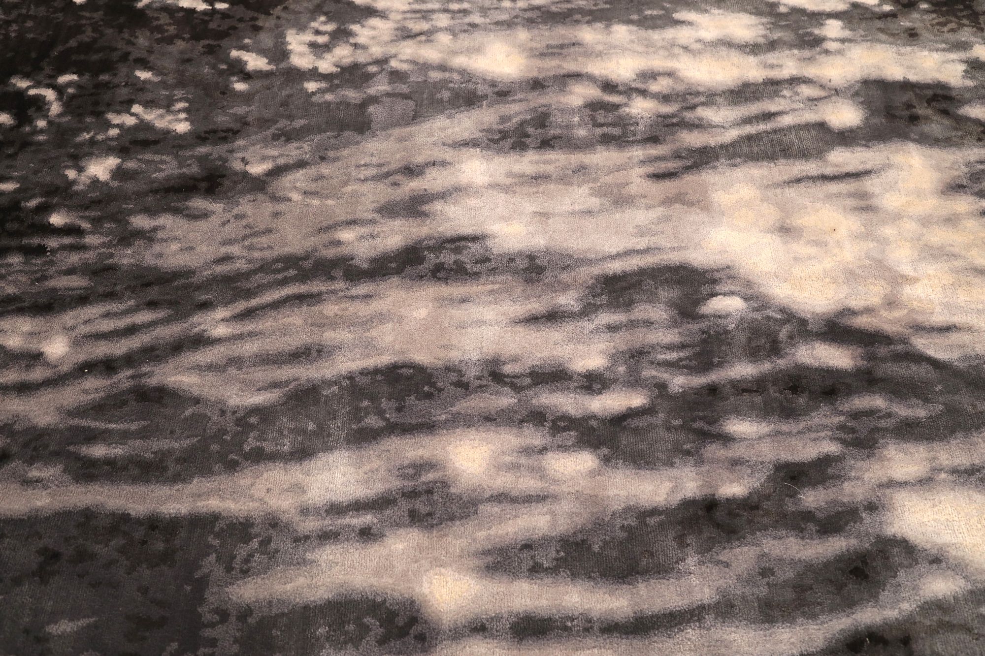 Thumbnail 2 for India Modern / Contemporary Rug 96635