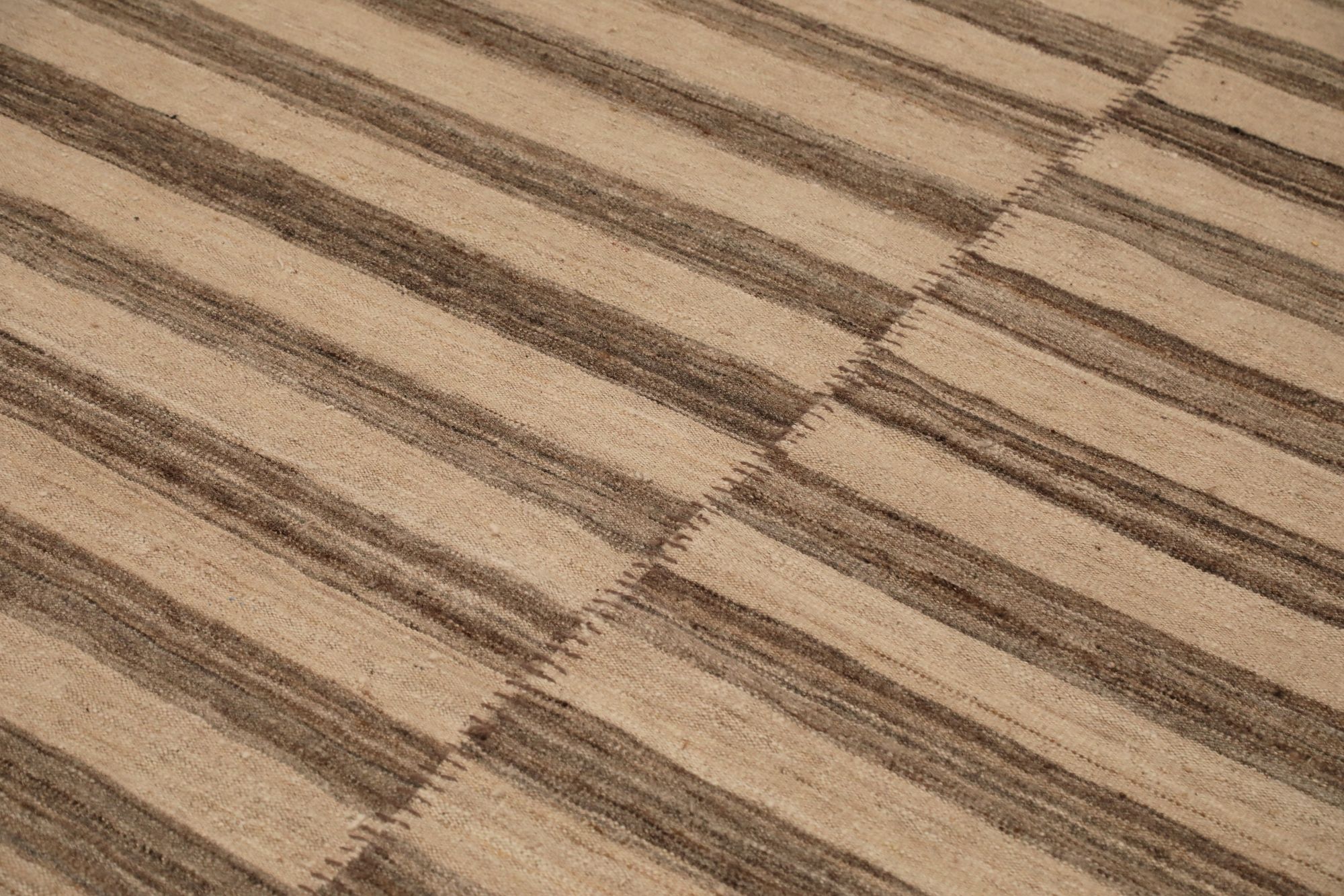 Thumbnail 6 for India Modern / Contemporary Rug 96643