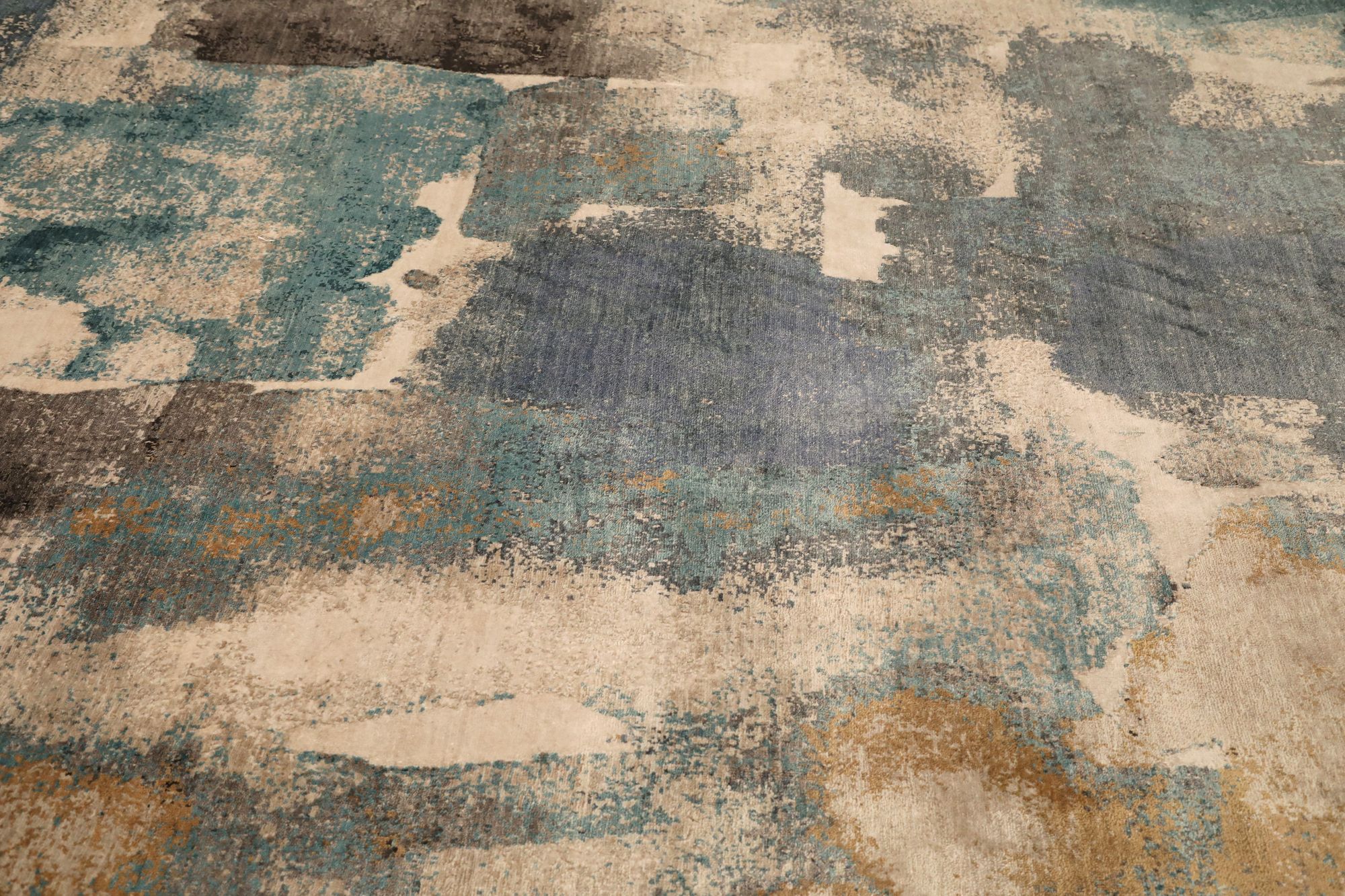 Thumbnail 2 for India Modern / Contemporary Rug 97334