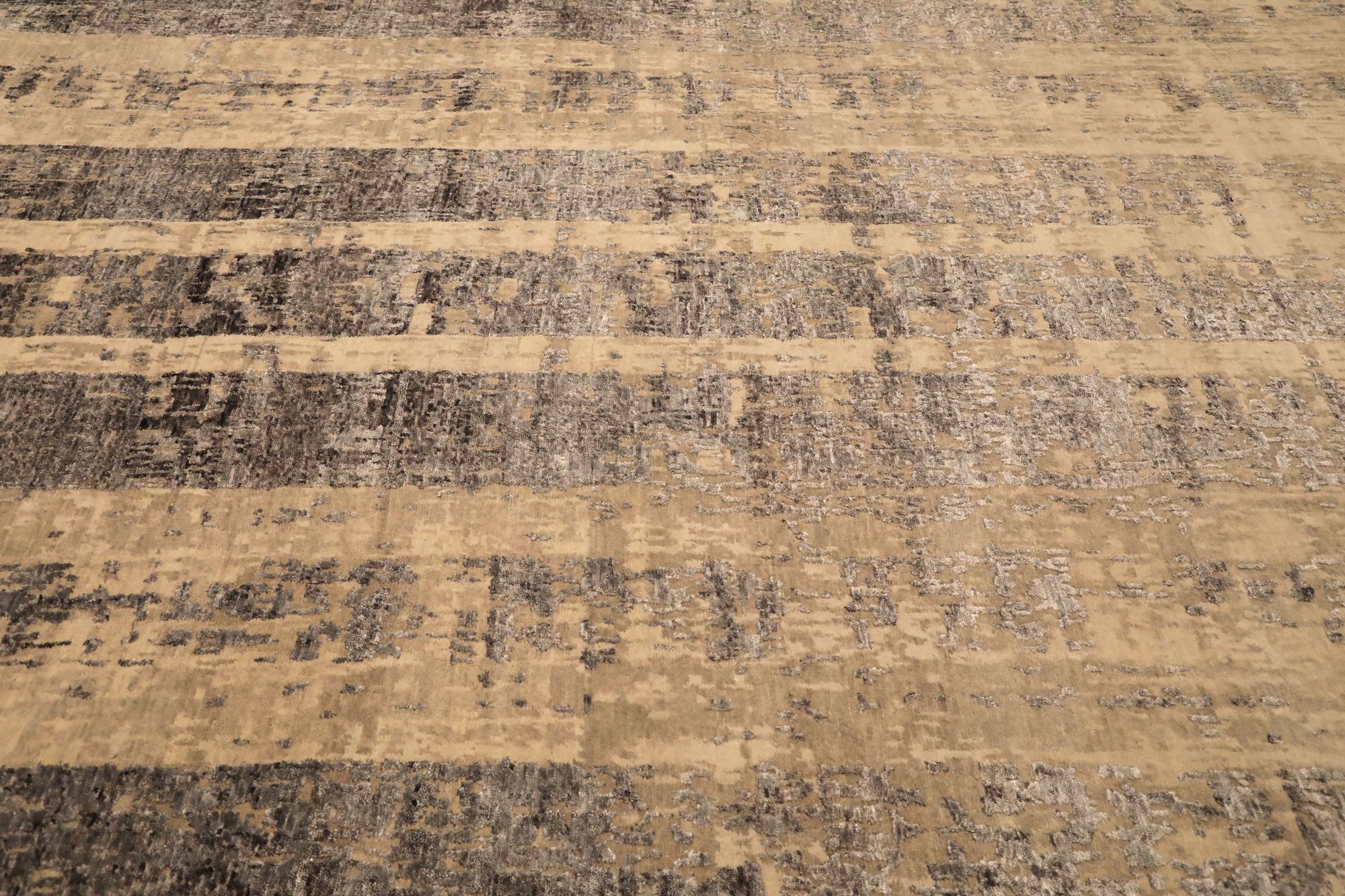 Thumbnail 2 for India Modern / Contemporary Rug 97337