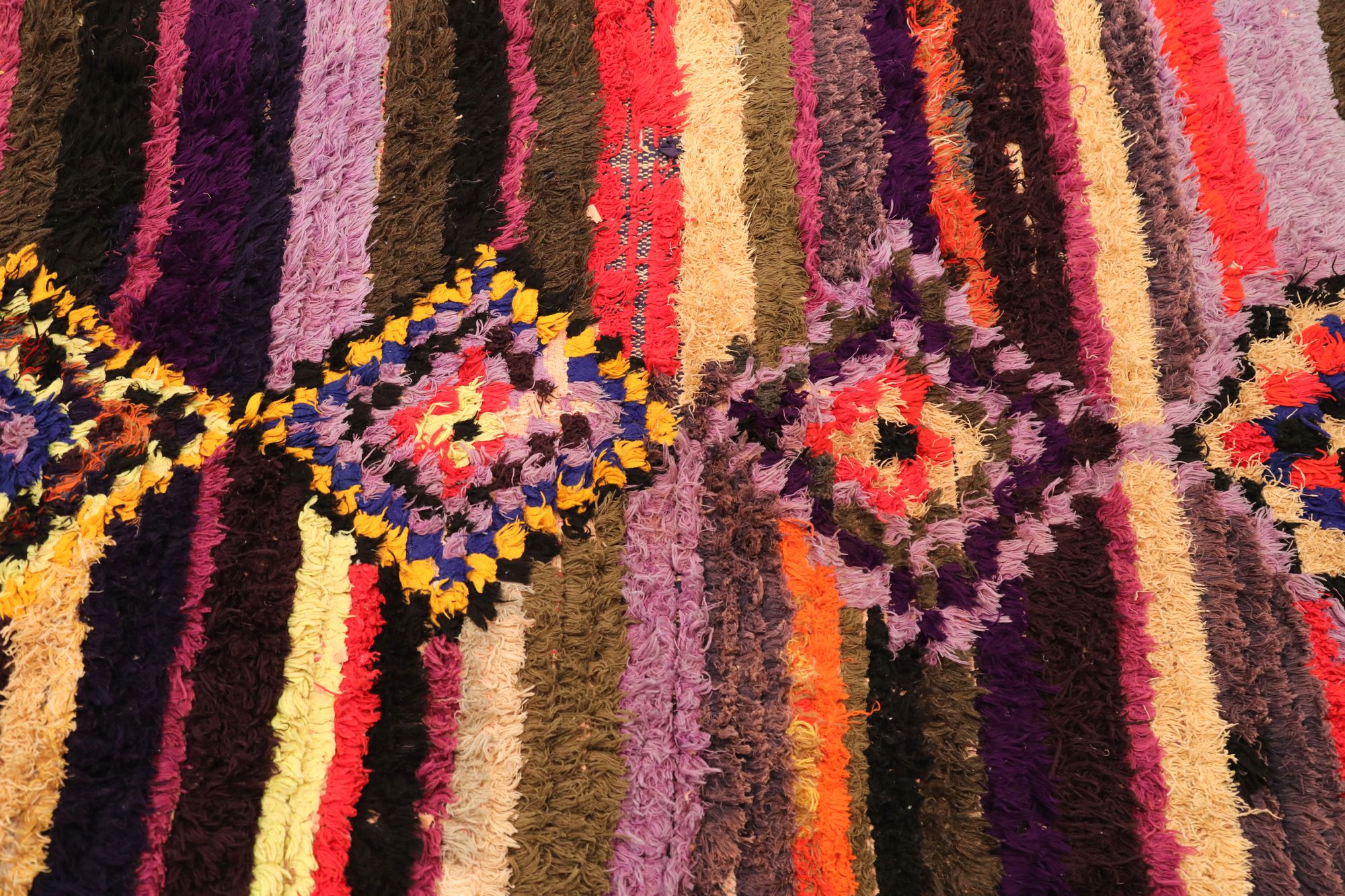 Thumbnail 2 for Morocco Moroccan Tribal Rug 97525