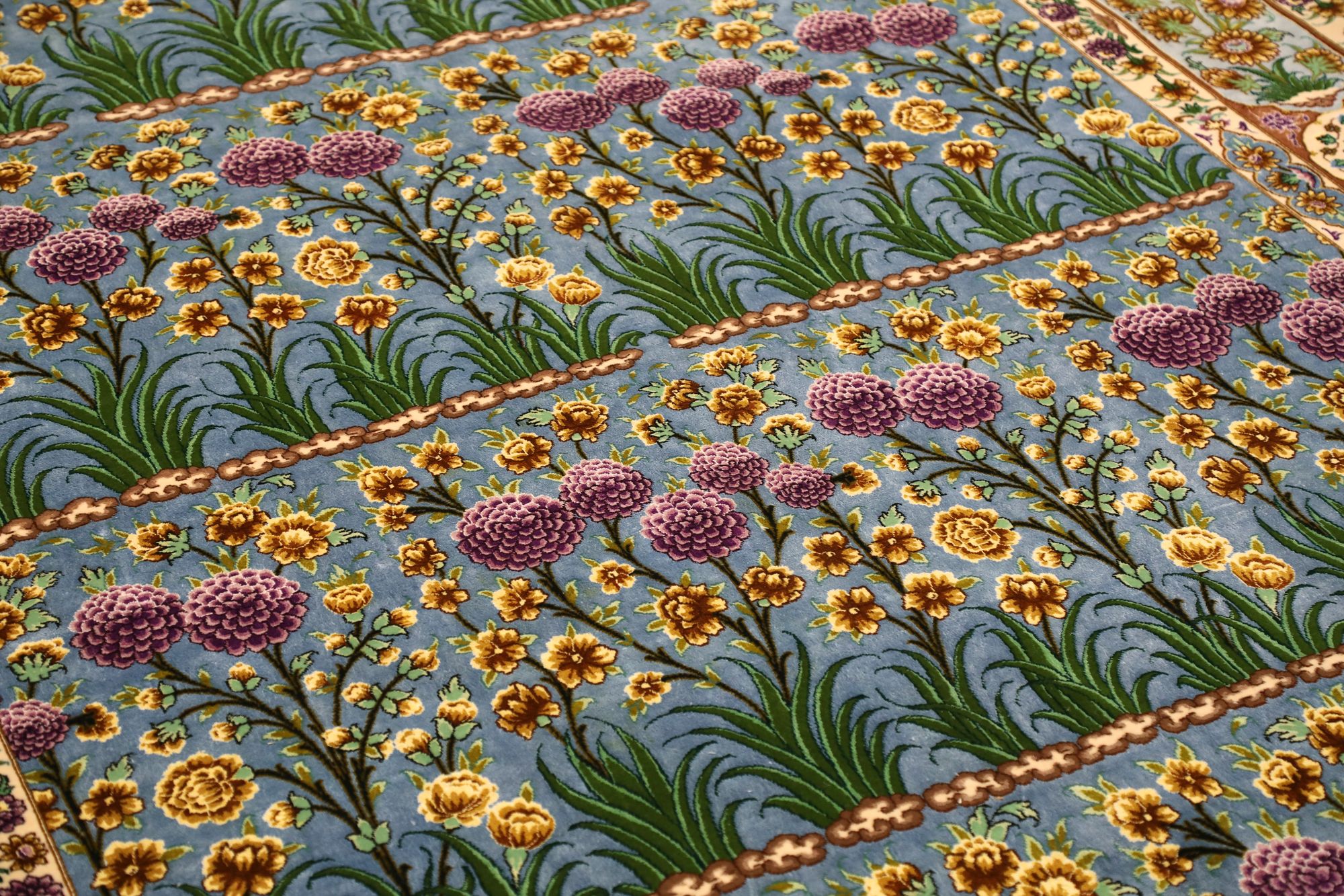 Thumbnail 5 for Persian Tabriz Traditional Rug 98035