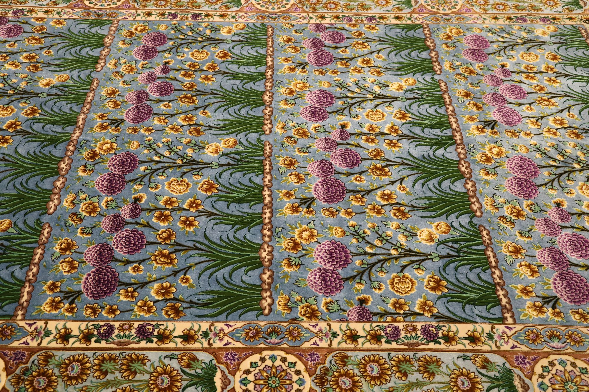 Thumbnail 3 for Persian Tabriz Traditional Rug 98035