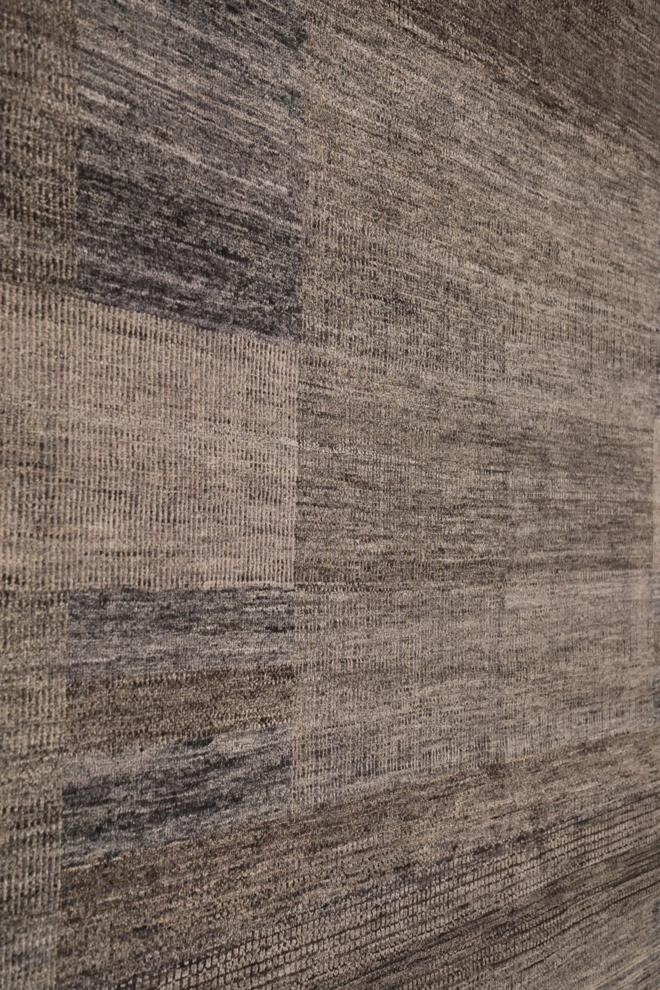Thumbnail 3 for India Modern / Contemporary Rug 98058