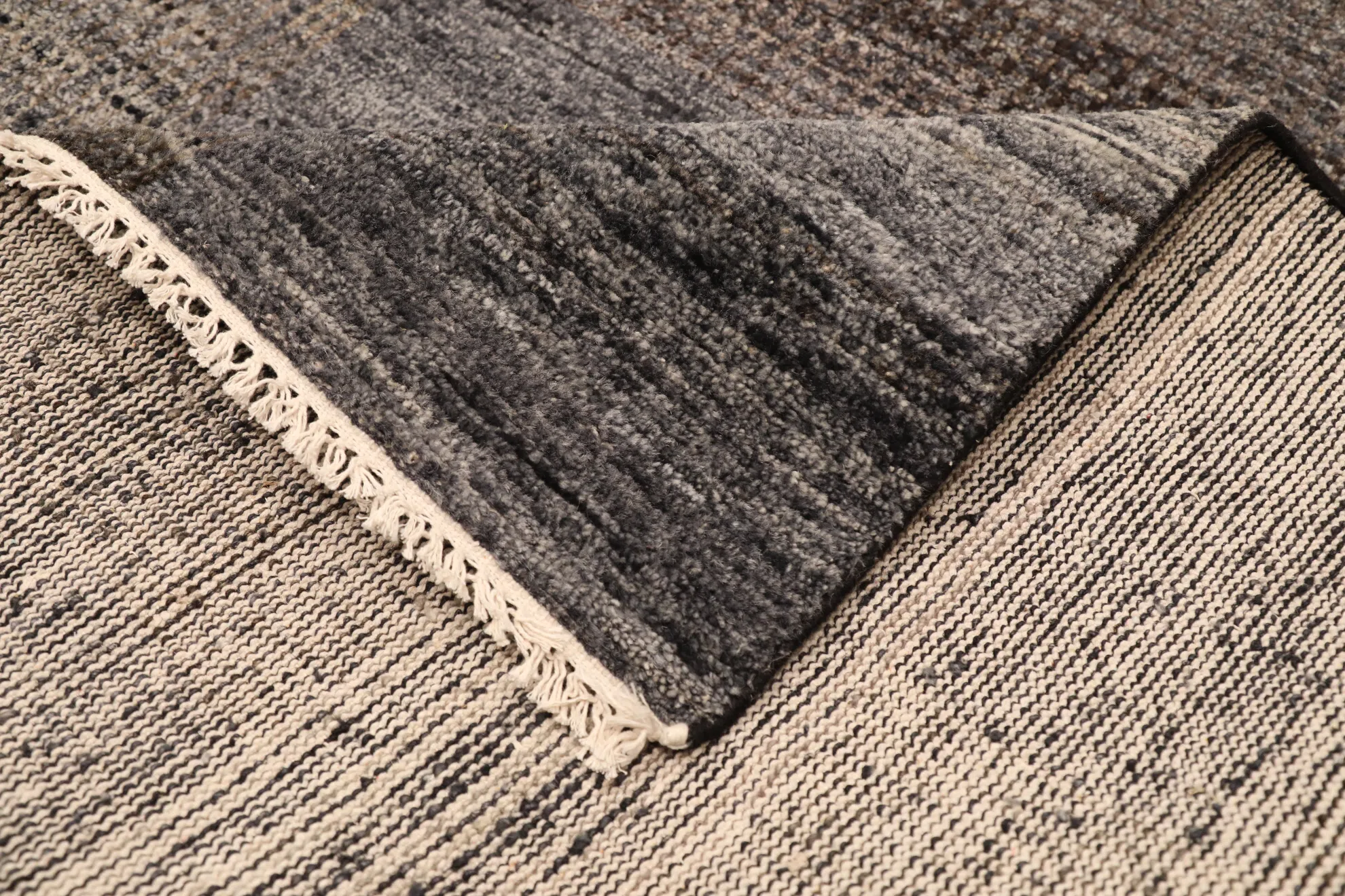 Thumbnail 5 for India Modern / Contemporary Rug 98058