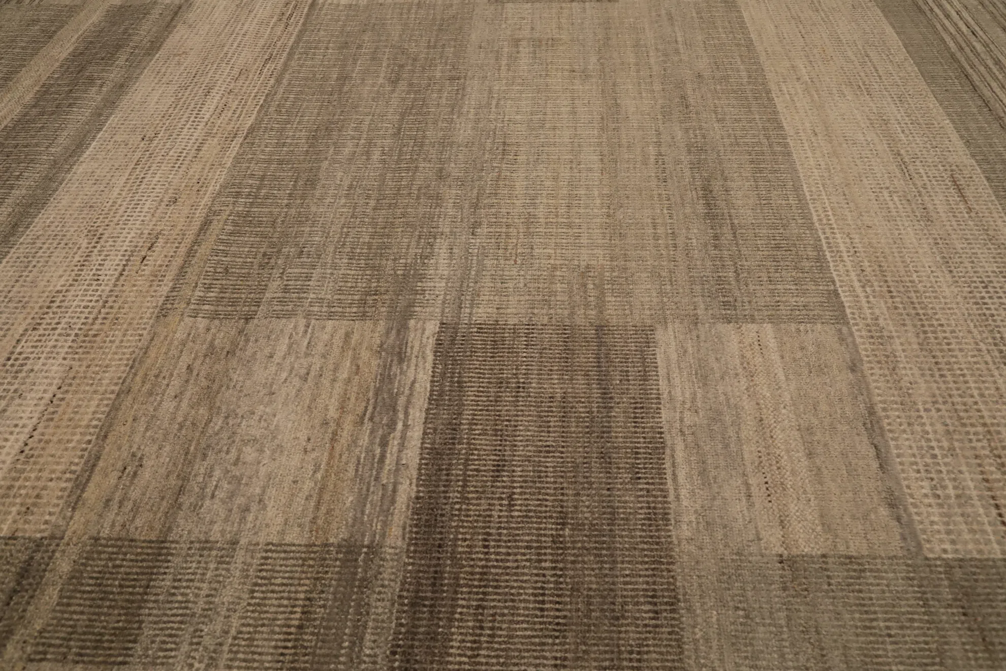 Thumbnail 3 for India Modern / Contemporary Rug 98059