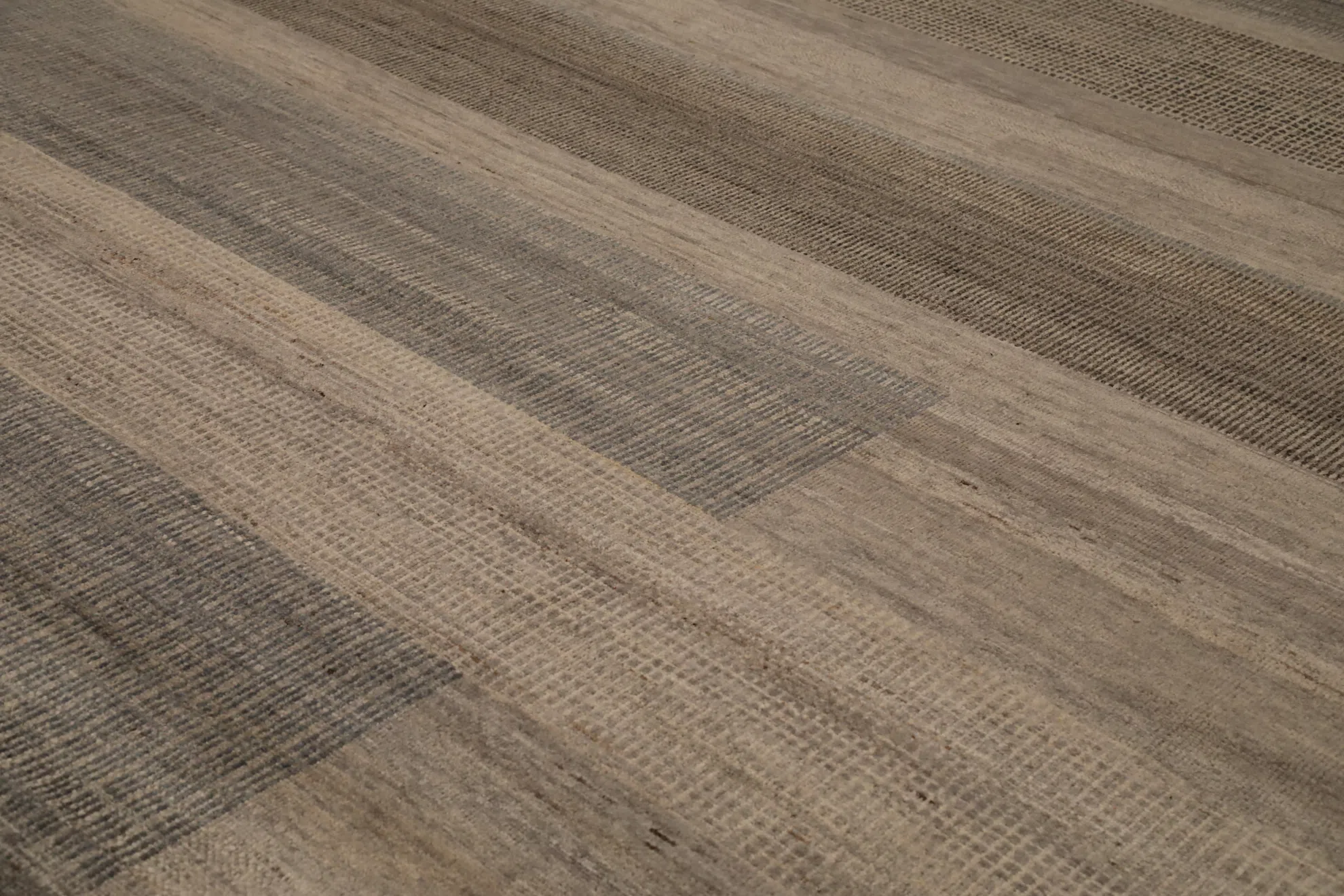 Thumbnail 5 for India Modern / Contemporary Rug 98064