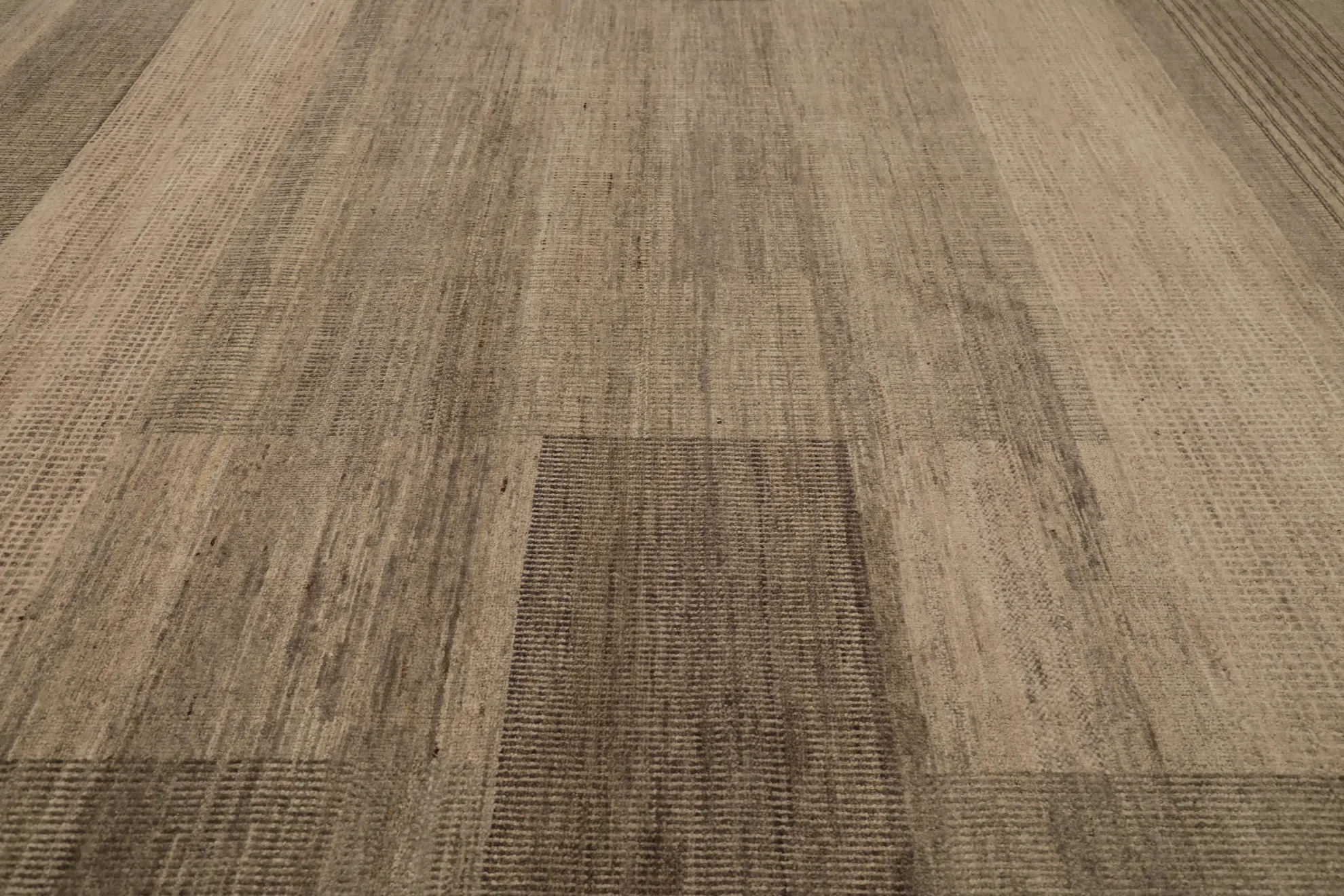 Thumbnail 3 for India Modern / Contemporary Rug 98066