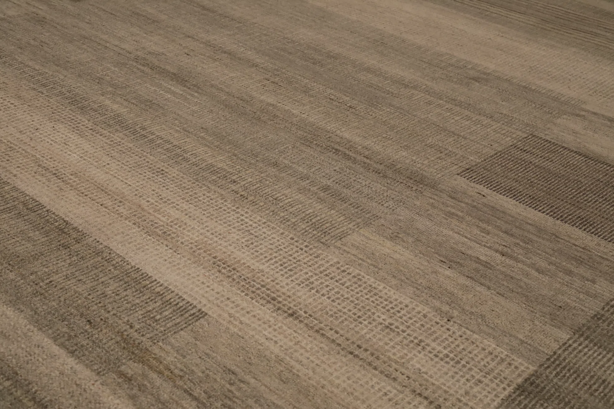 Thumbnail 6 for India Modern / Contemporary Rug 98066