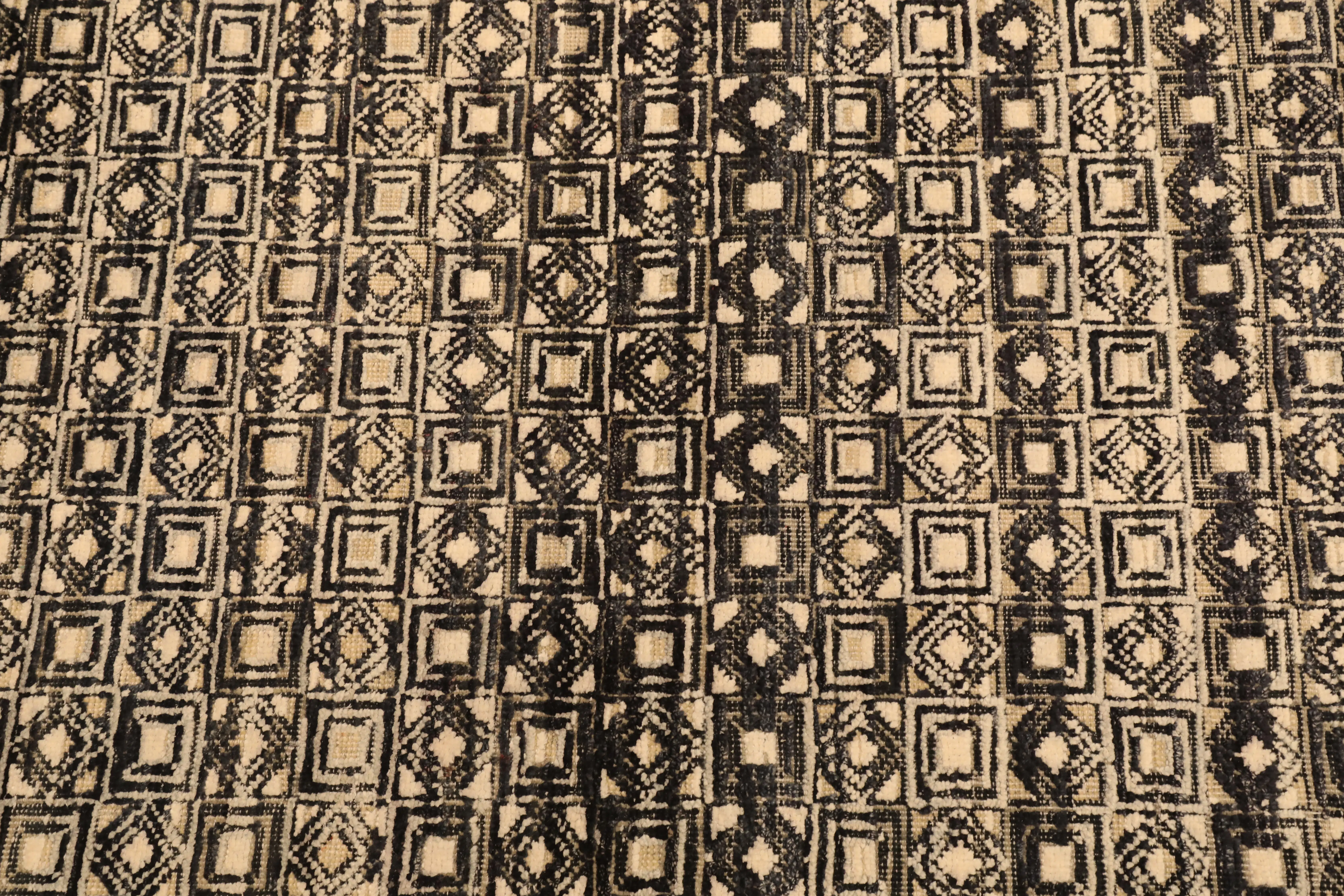 Thumbnail 3 for India Modern / Contemporary Rug 94204