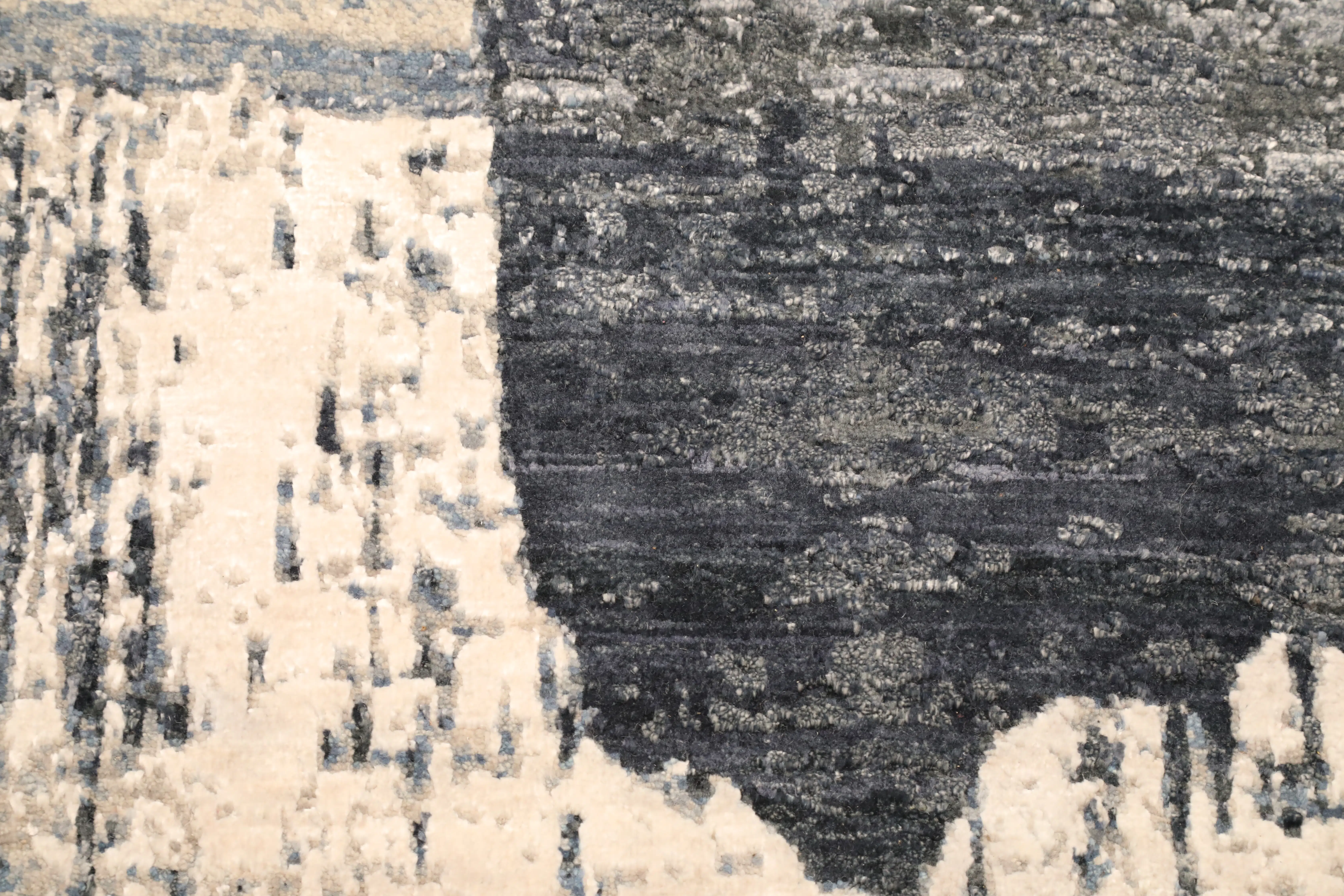 Thumbnail 5 for India Modern / Contemporary Rug 96621