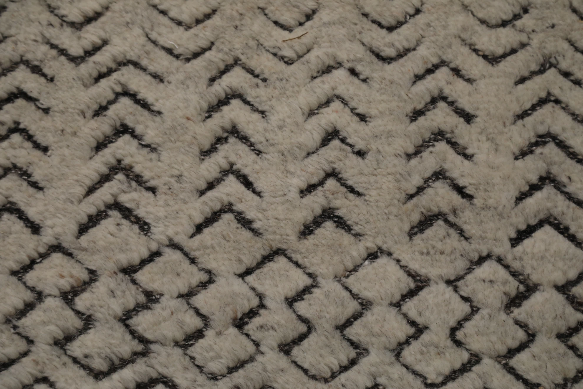 Thumbnail 4 for India Moroccan Modern / Contemporary Rug 91793