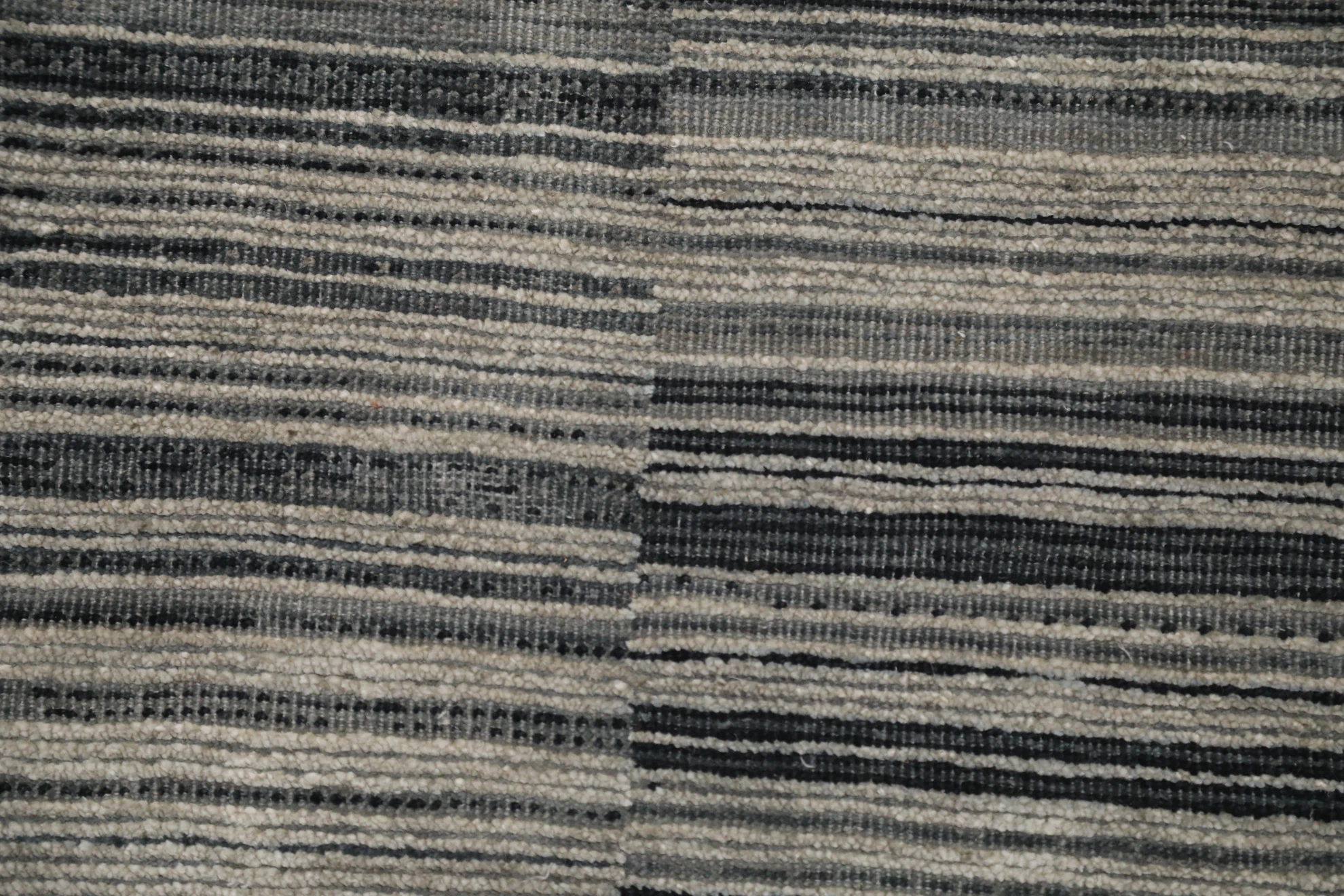 Thumbnail 3 for India Modern / Contemporary Rug 99111