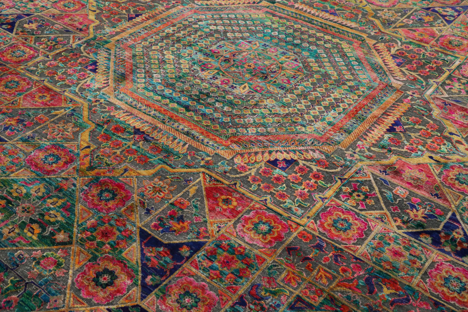 Thumbnail 6 for India Sari Silk Traditional Rug 94160