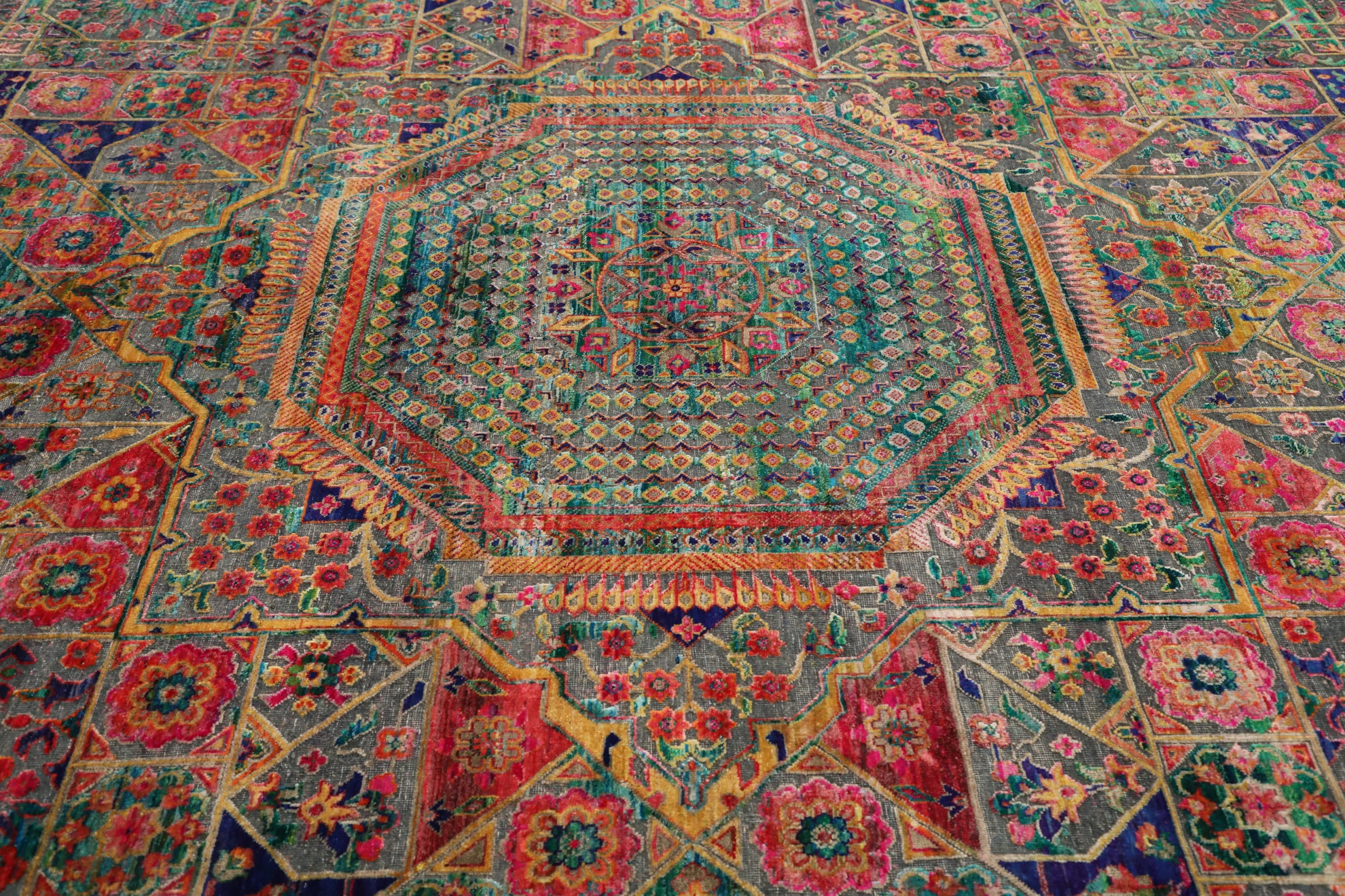 Thumbnail 5 for India Sari Silk Traditional Rug 94160