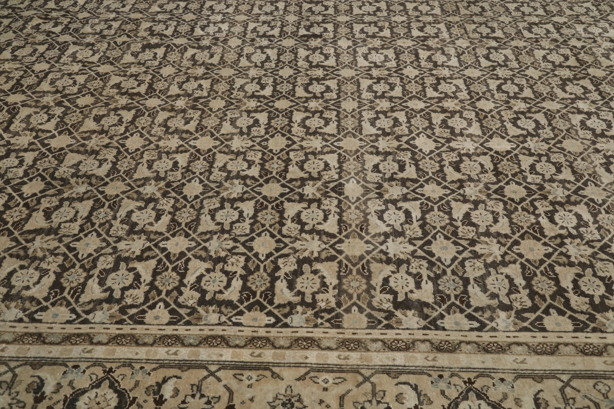 Thumbnail 3 for Antique Persian Mahal Traditional Rug 97830