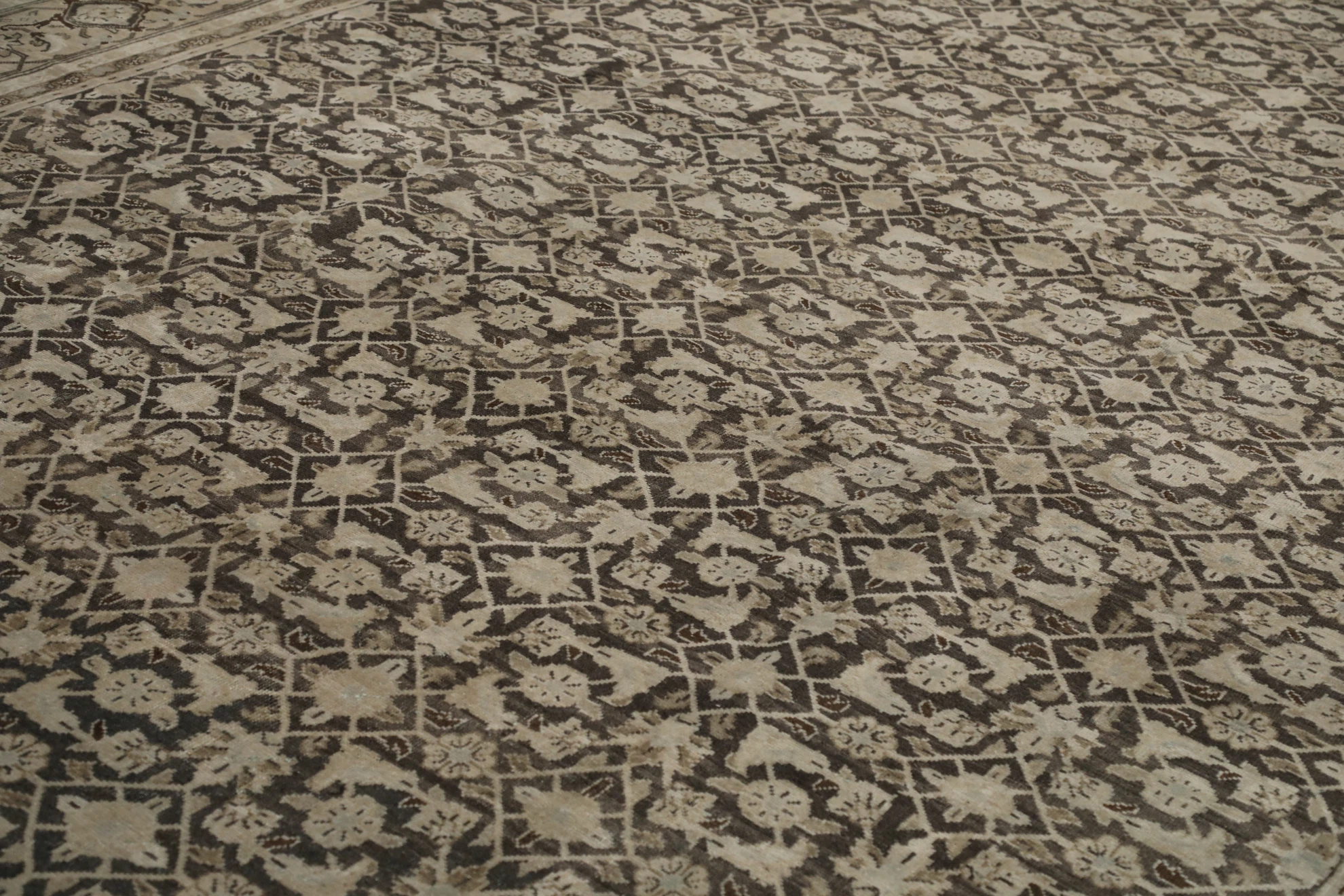 Thumbnail 5 for Antique Persian Mahal Traditional Rug 97830