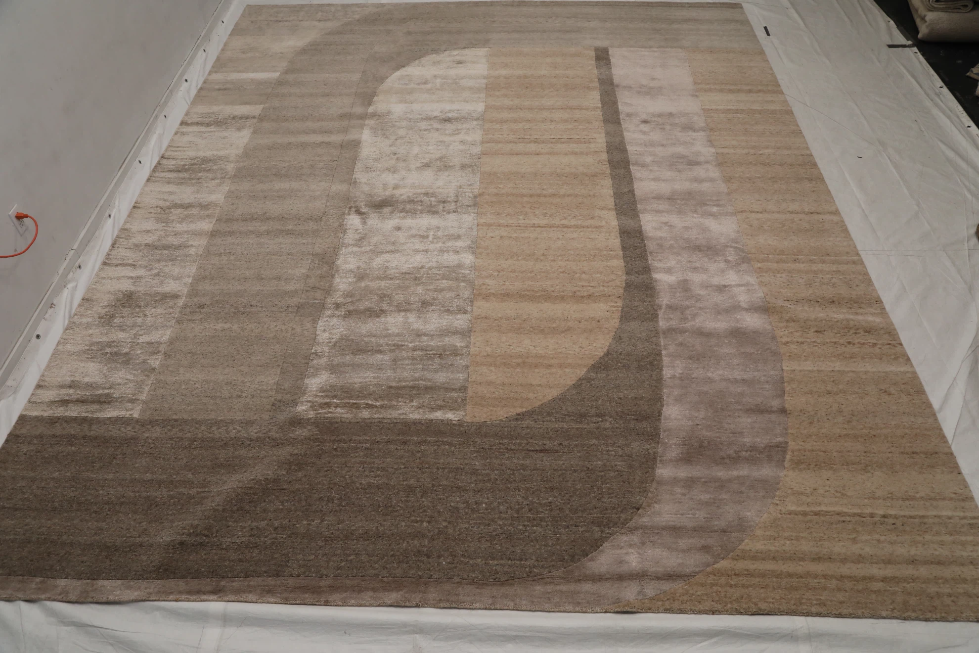 Thumbnail 4 for India Modern / Contemporary Rug 99595