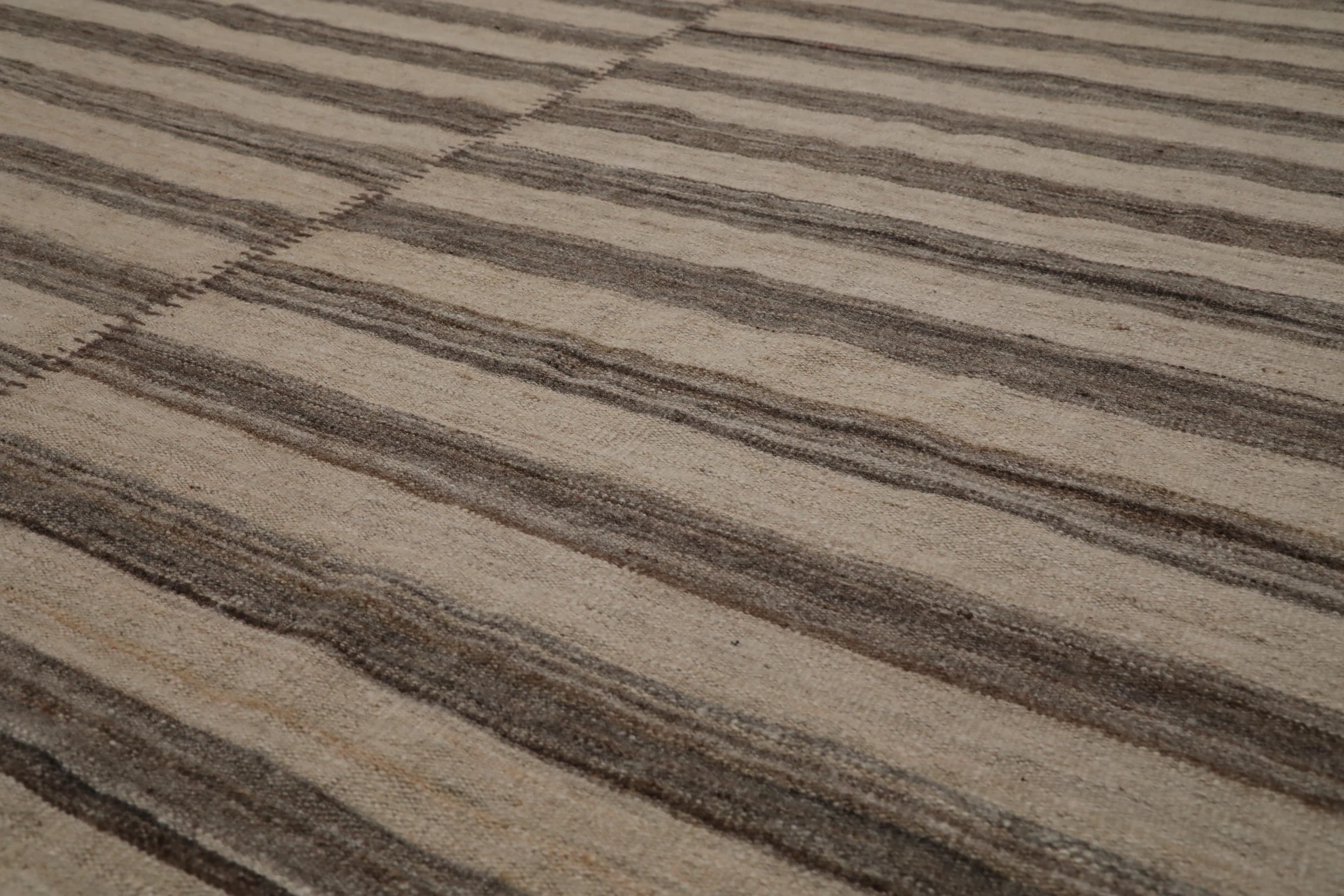 Thumbnail 5 for India Transitional Rug 99532