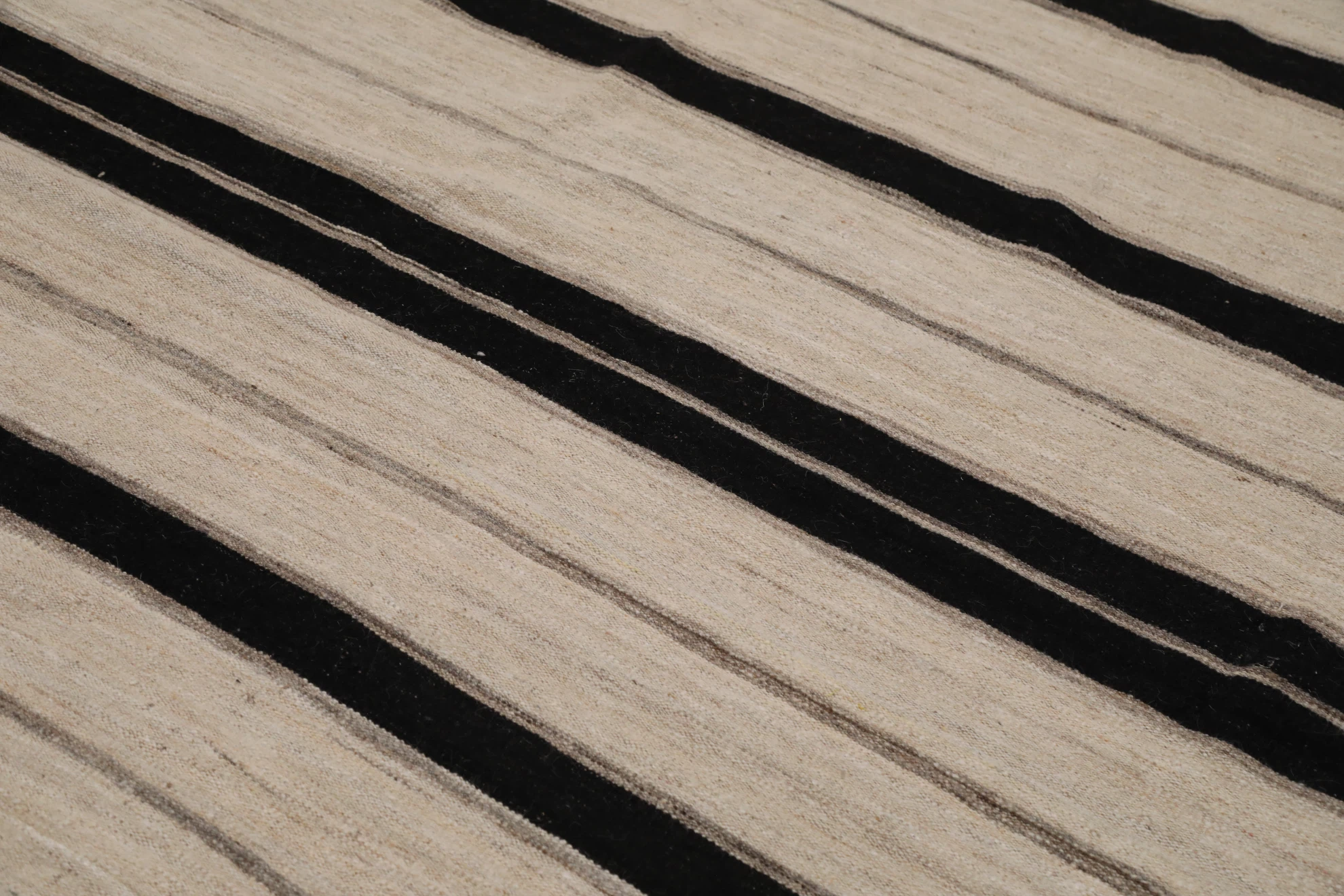 Thumbnail 3 for India Transitional Rug 99536