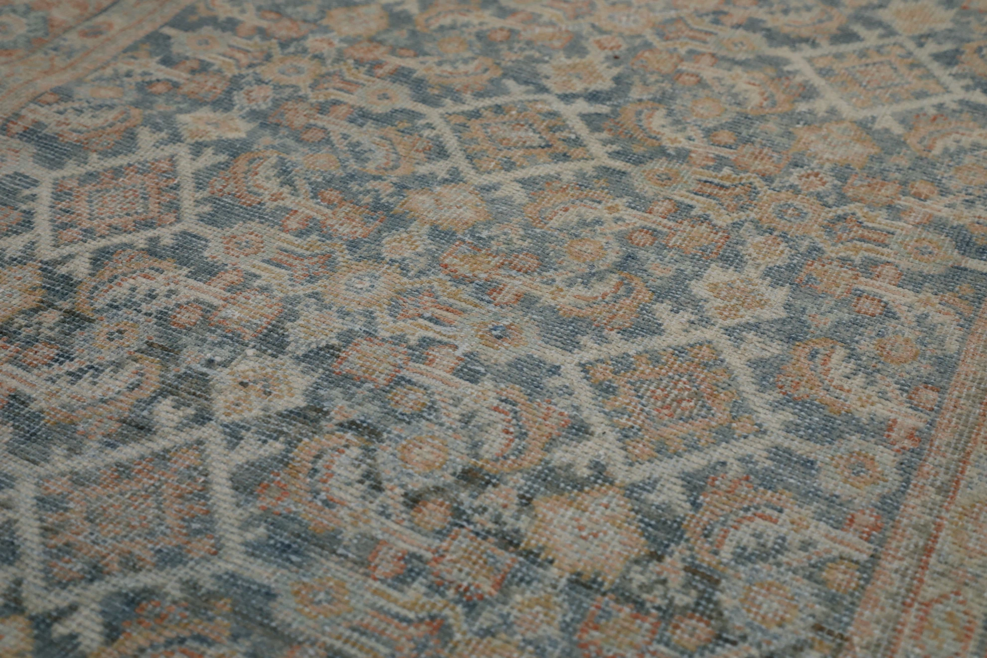 Thumbnail 5 for Antique Persian Mahal Traditional Rug 99551