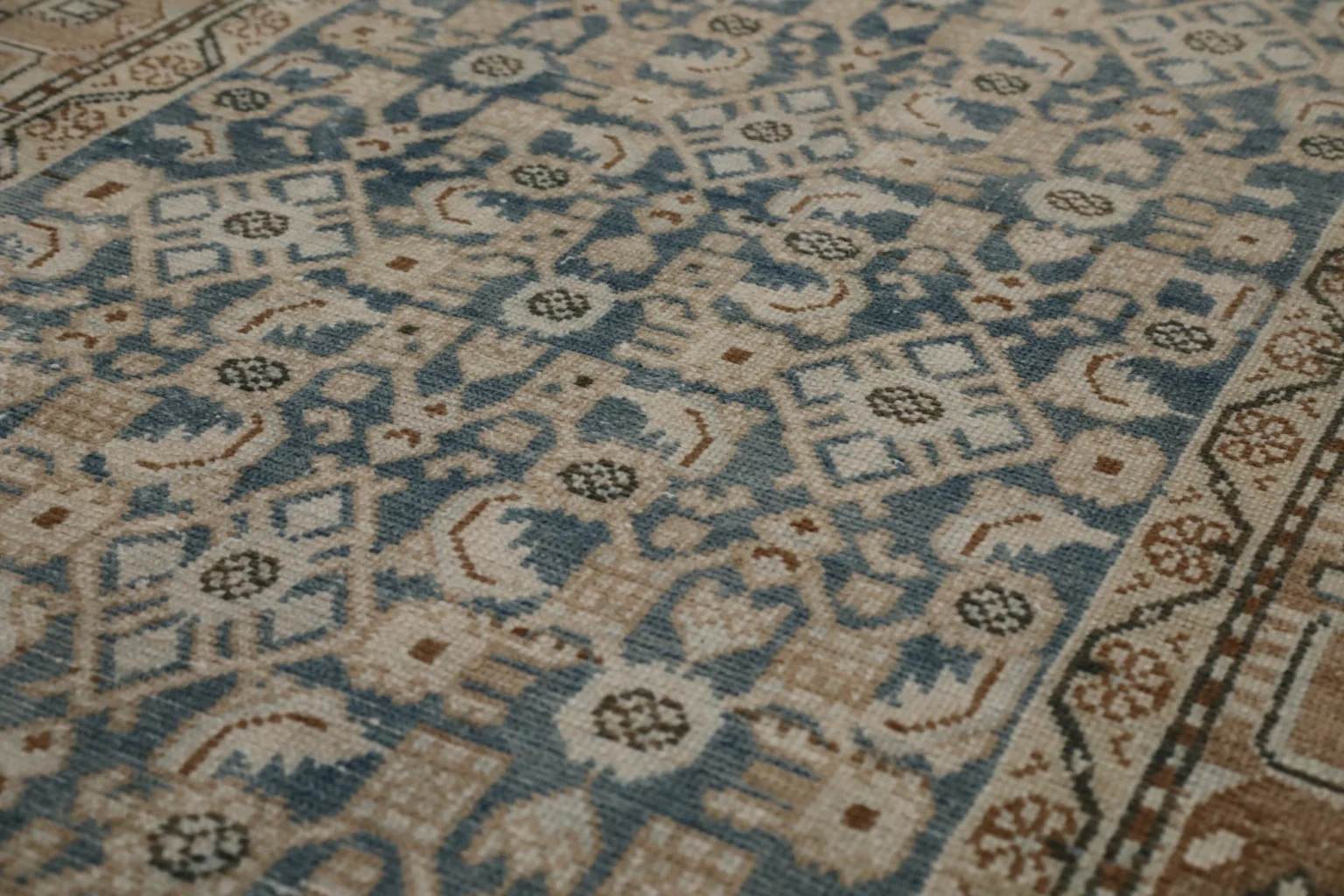 Thumbnail 10 for Antique Persian Malayer Traditional Rug 99552