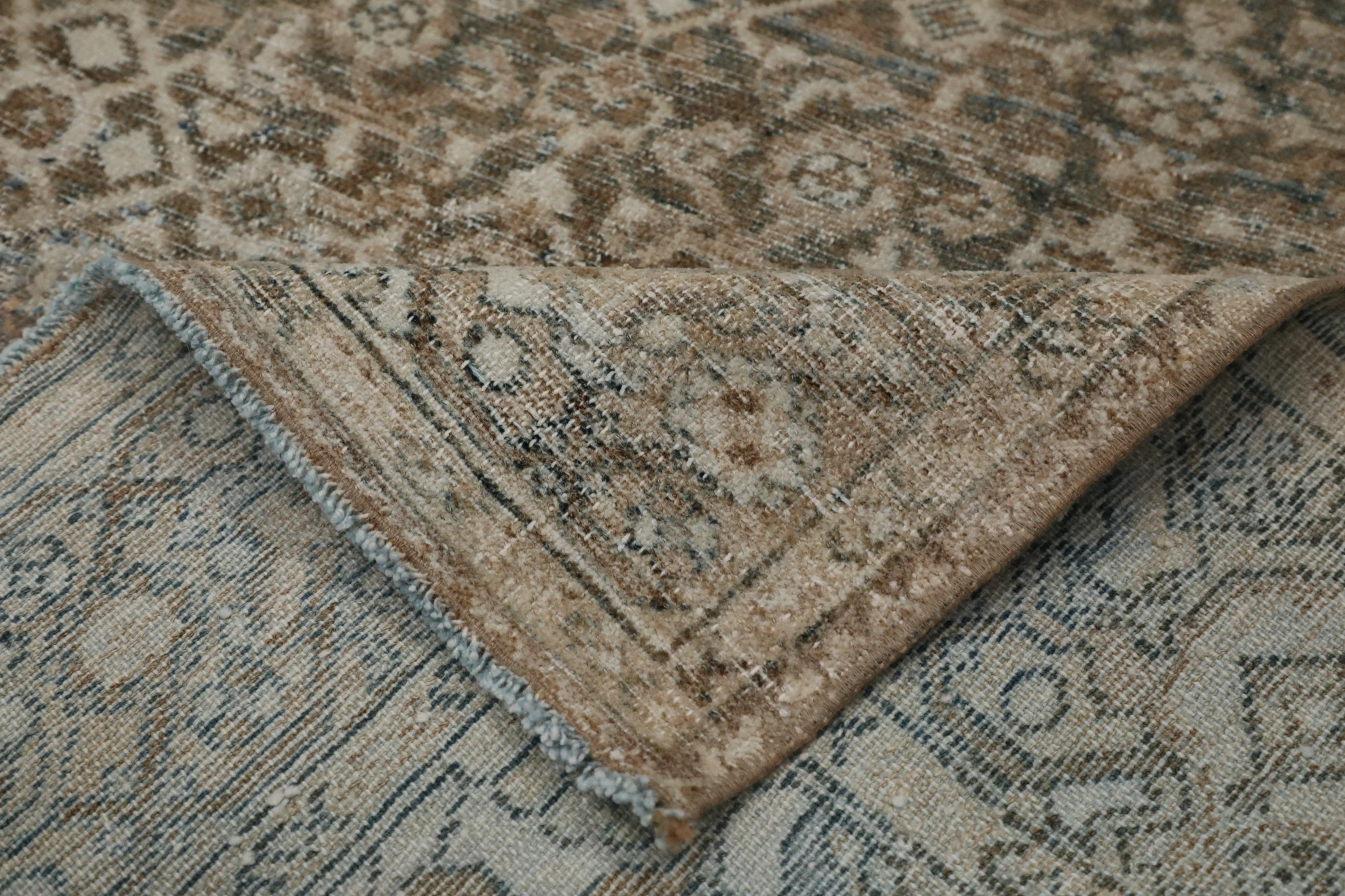 Thumbnail 5 for Antique Persian Mahal Transitional Rug 99567