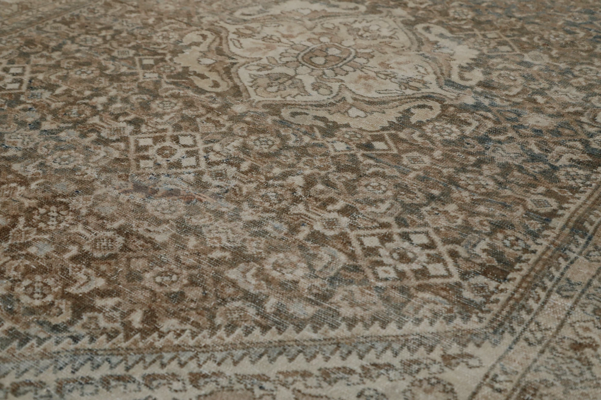 Thumbnail 6 for Antique Persian Mahal Transitional Rug 99567